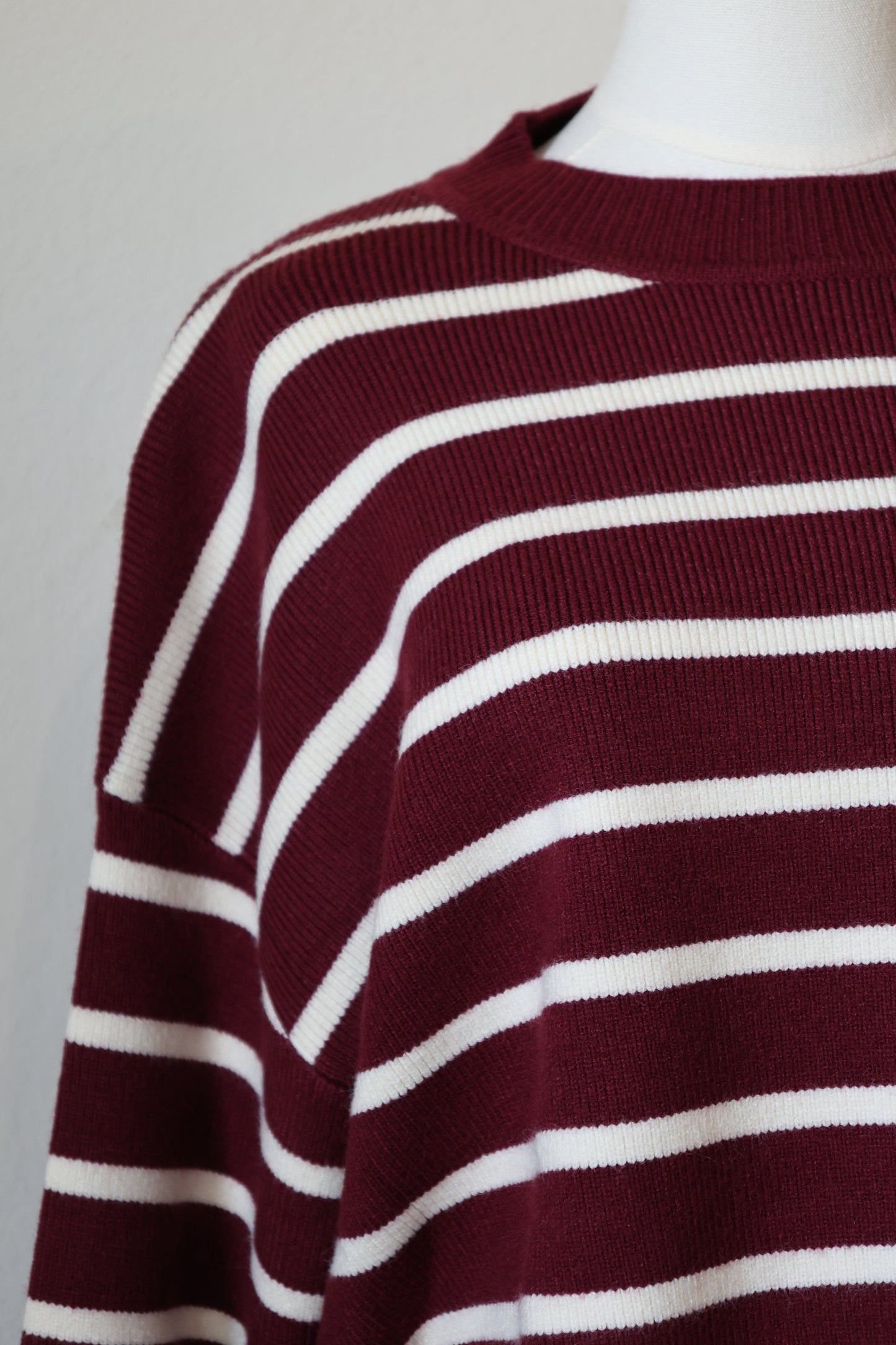 SKIES ARE BLUE Burgundy stripe sweater