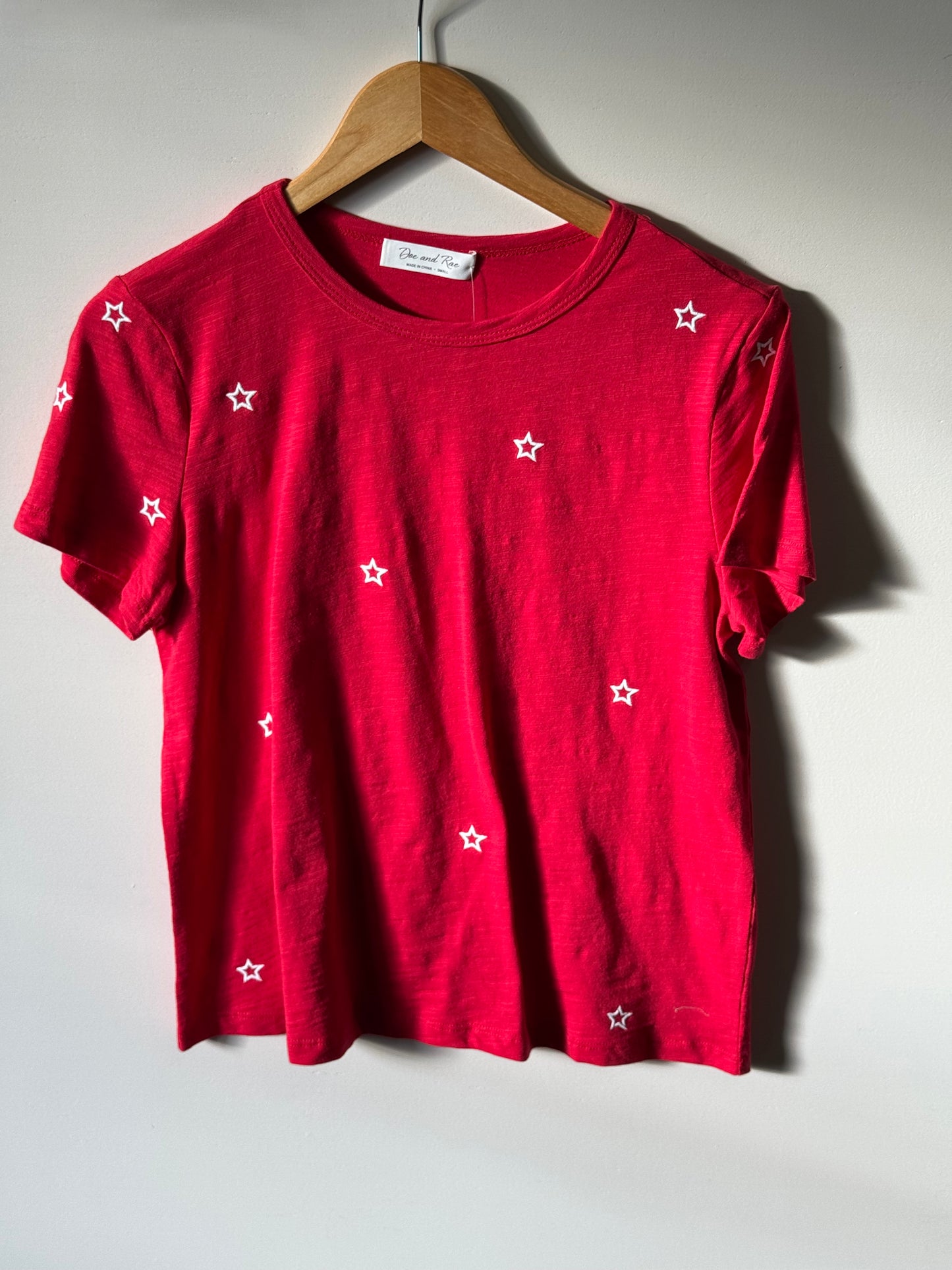 Doe and Rae - Red/White Star Embroidered Tee