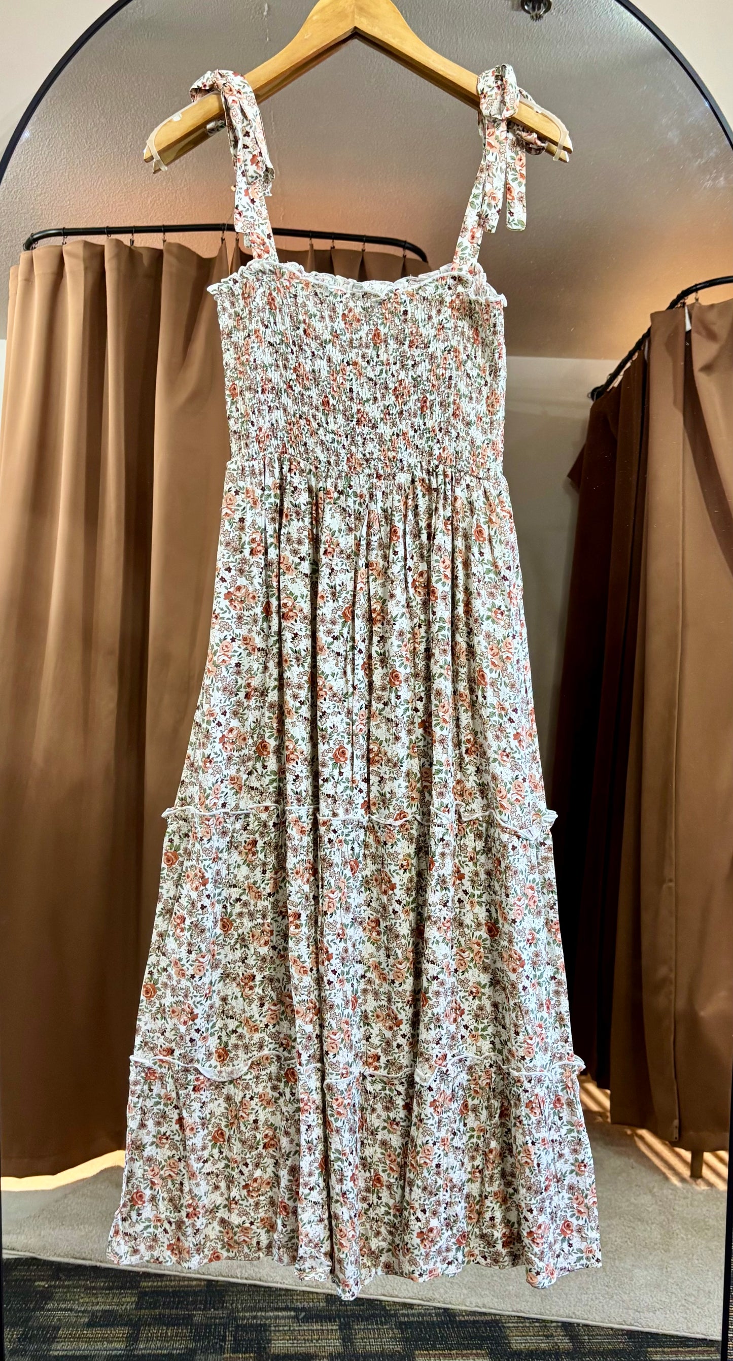 Elloh - Vintage Floral Smocked Dress w/ Pockets