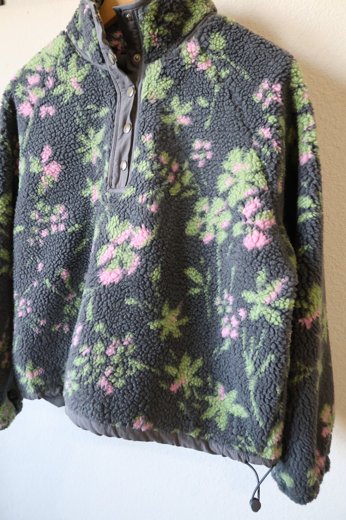 In Loom - FLORAL SHERPA SNAP BUTTON PULLOVER