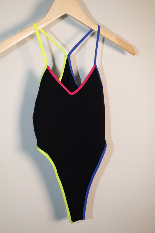 ANWND  - CONTRAST STRAPS BODYSUIT