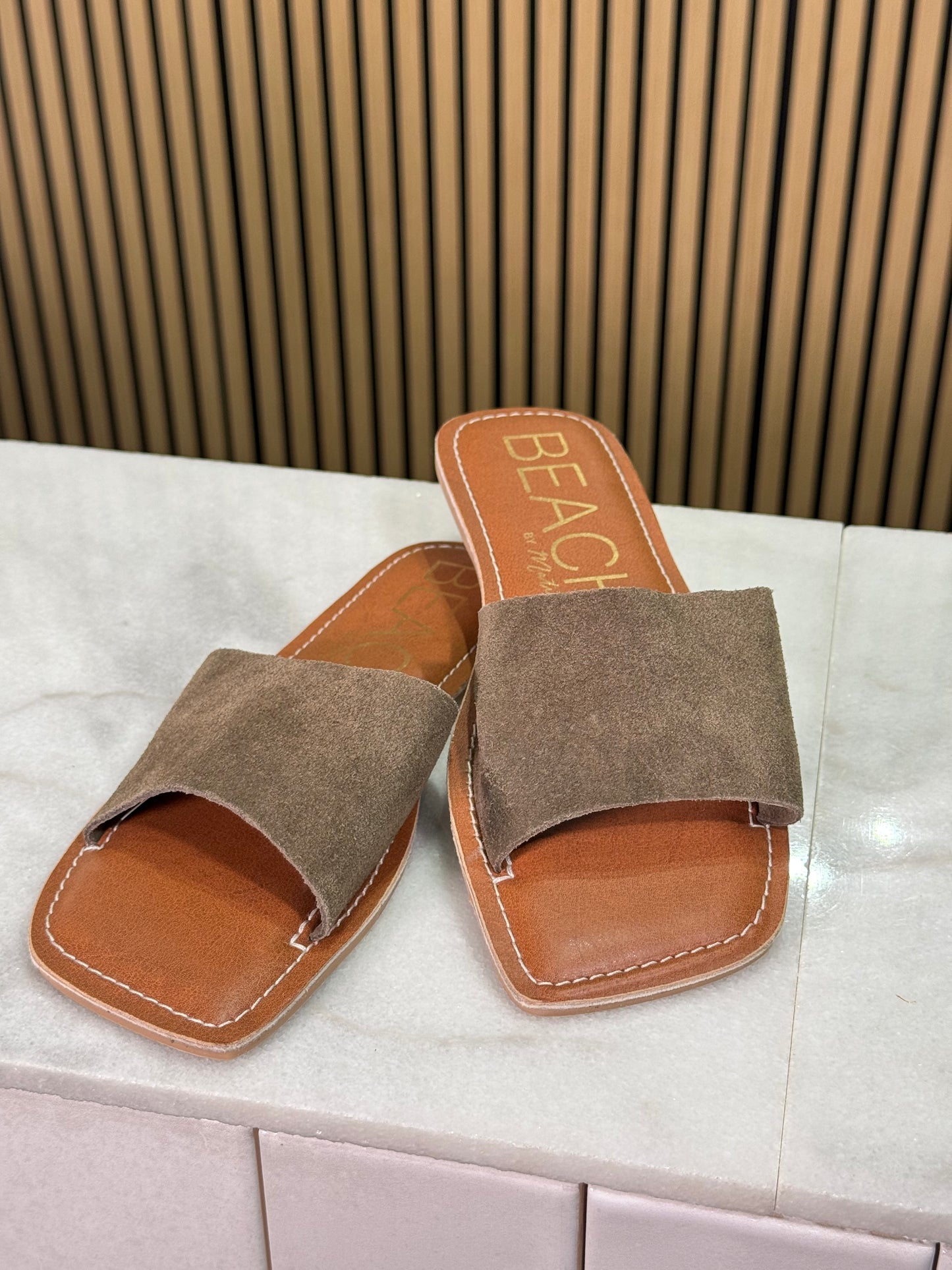 Beach by Matisse Bali dark brown suede sandals