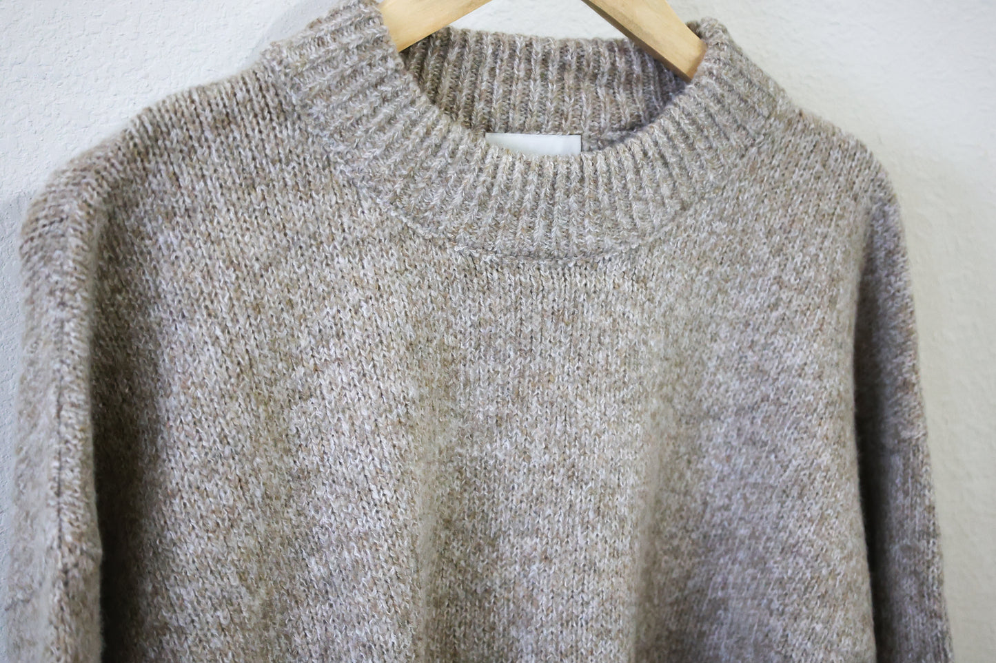 Miou Muse- Round Neck Simple Crop Sweater Top