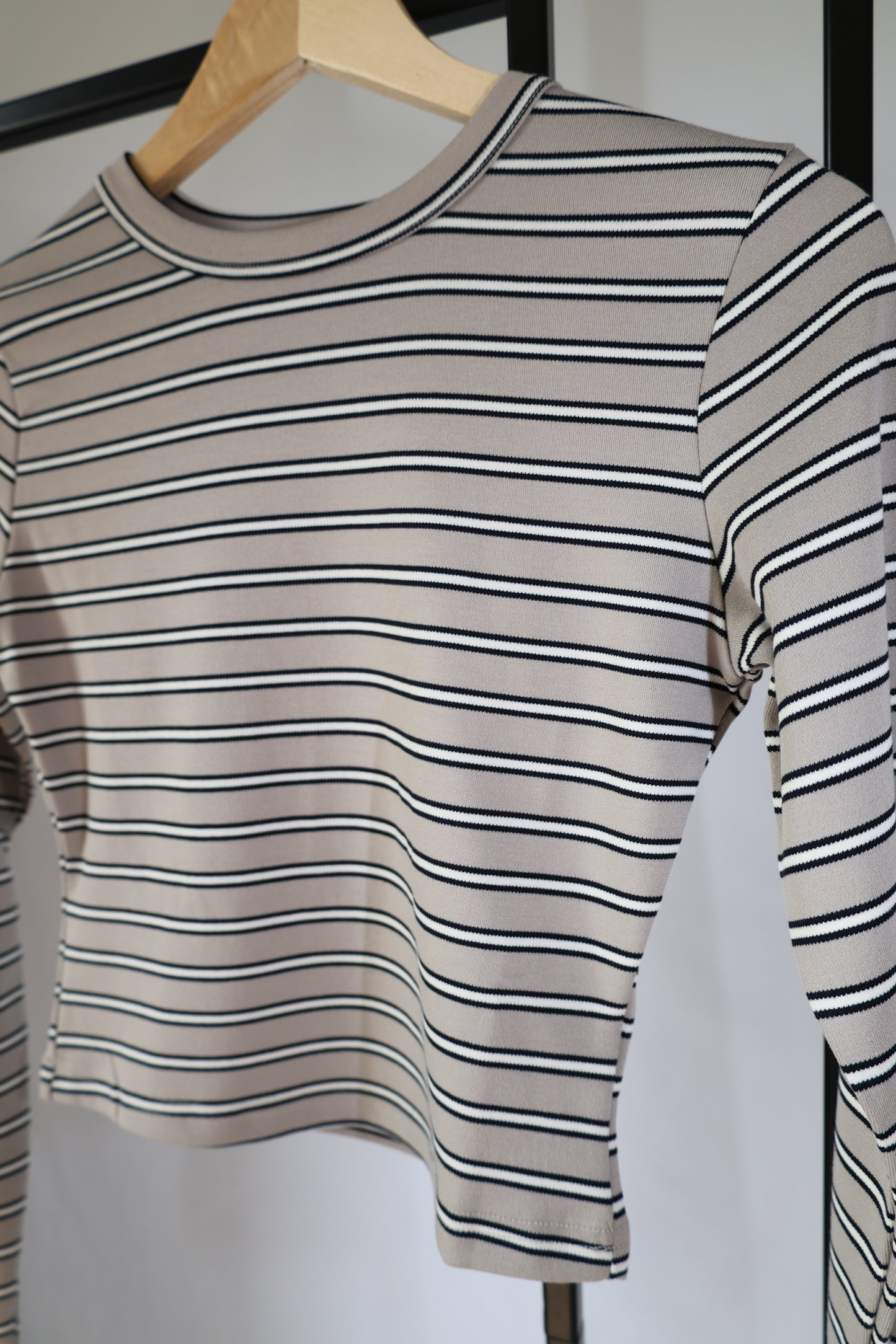 Le Lis - Striped Round-neck Long Sleeve Top