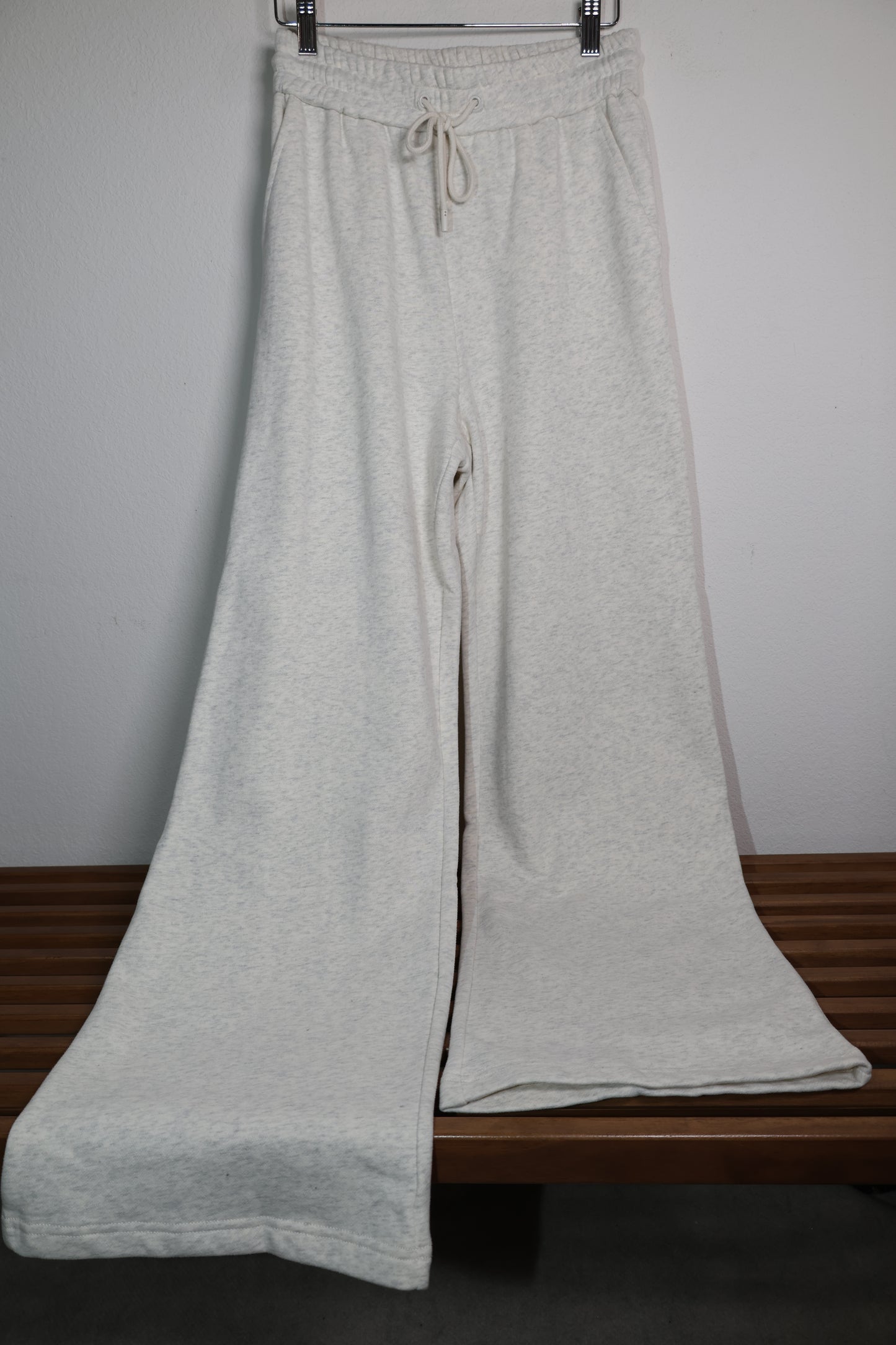 Skies are blue long wide drawstring sweatpants