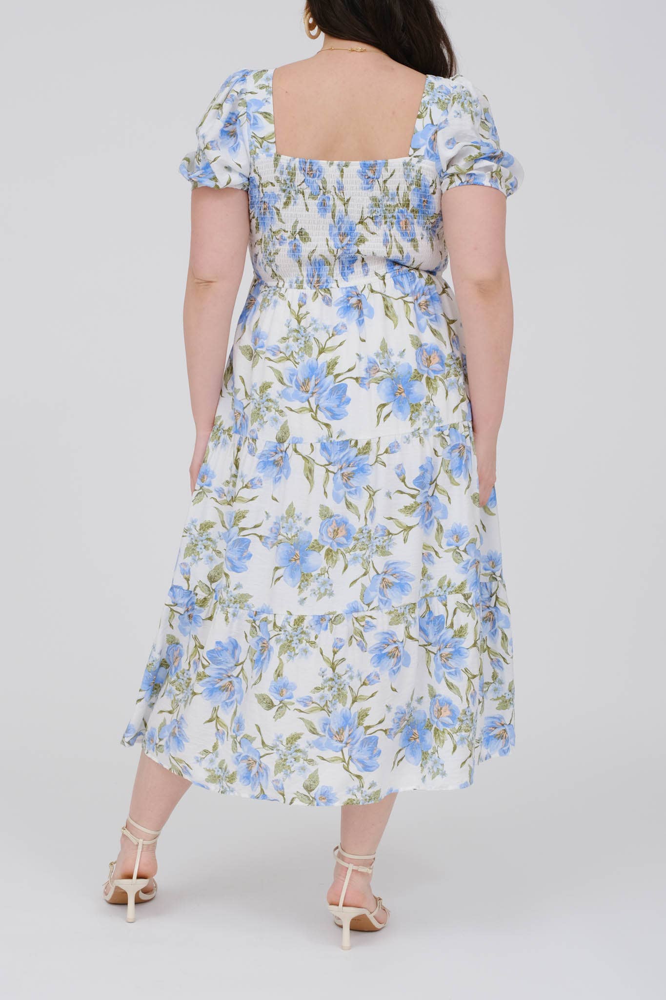 MINE - PLUS SIZE FLORAL SMOCKED BUST SHORT SLEEVE MIDI DRESS