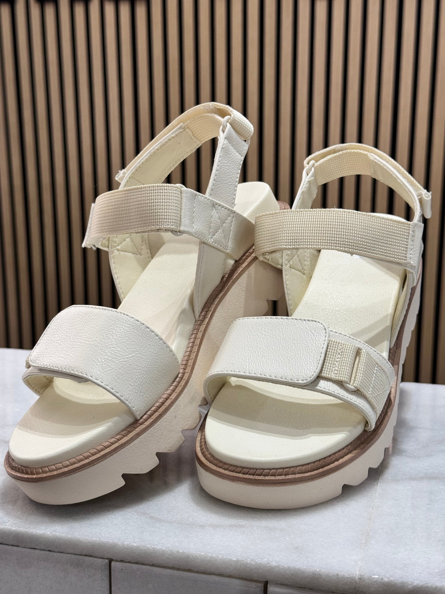MIA Jony Flatform Sandal