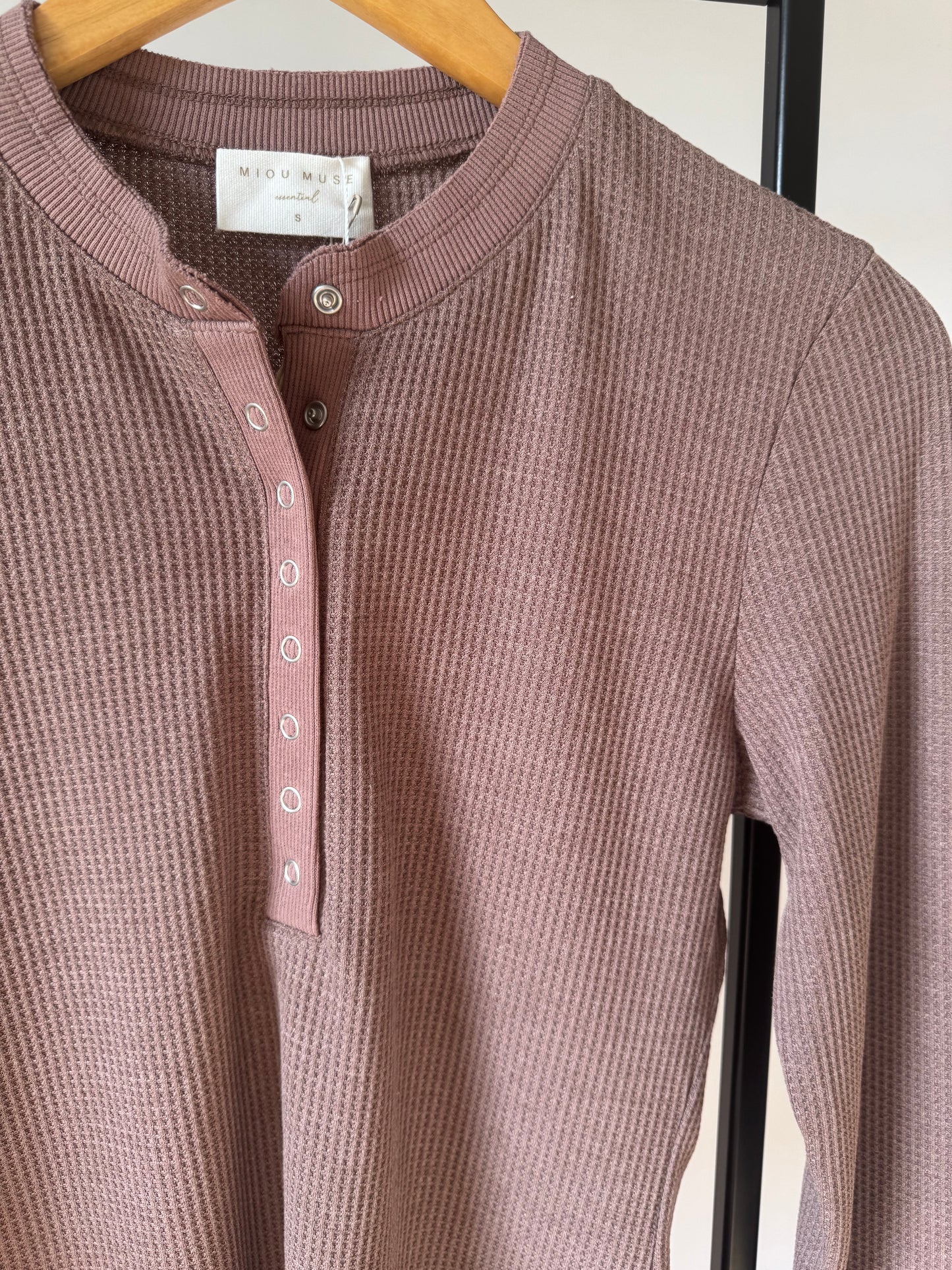 Miou Muse - Waffle Knit Long Sleeve Henley Top