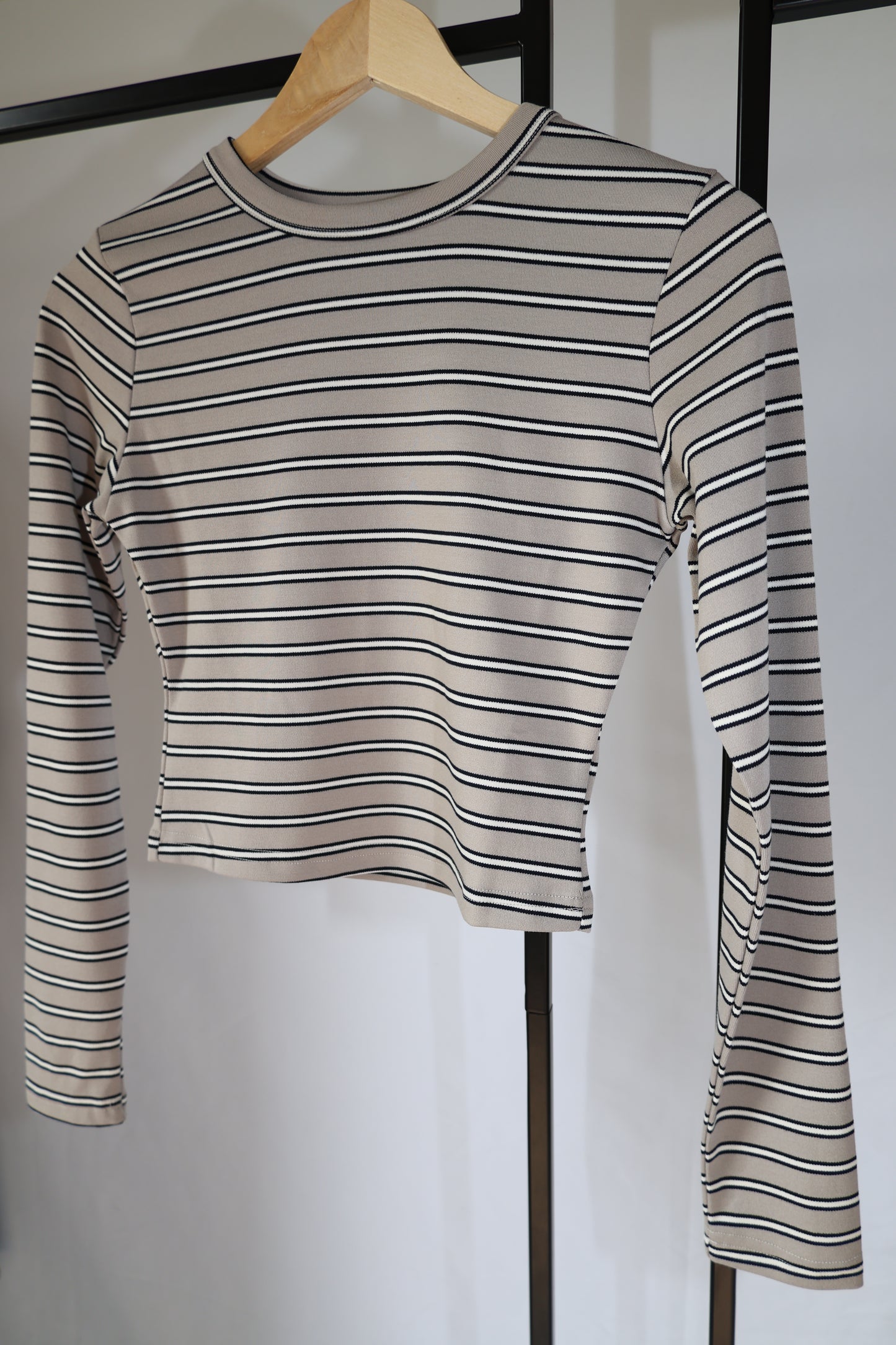 Le Lis - Striped Round-neck Long Sleeve Top