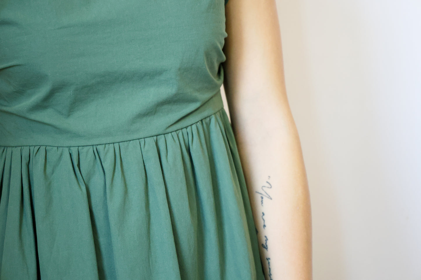 Sunday Edition by LE LIS - SLEEVELESS SHIRRING TOP TIERED MIDI DRESS