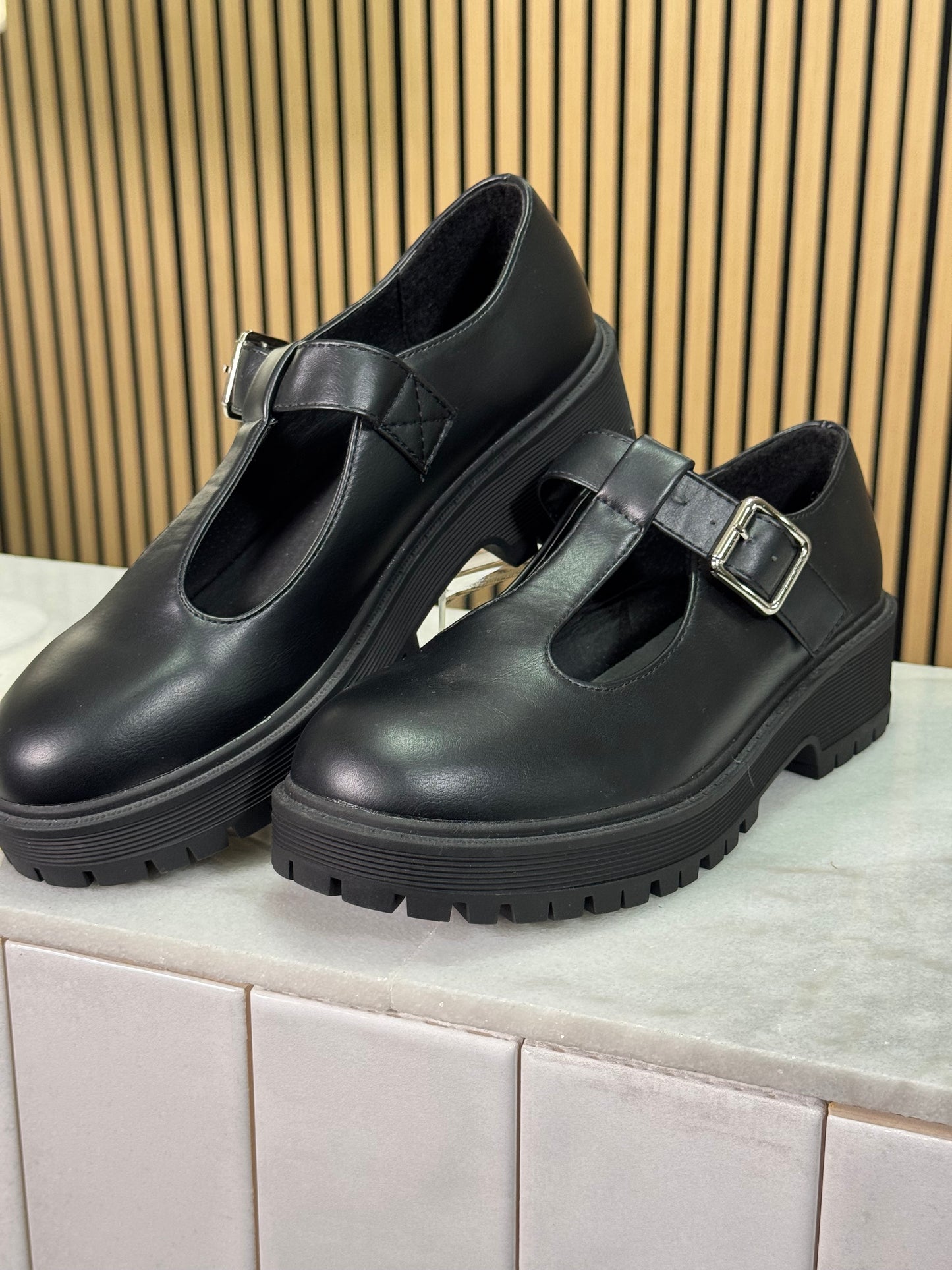 Mary Jane buckle strap shoes