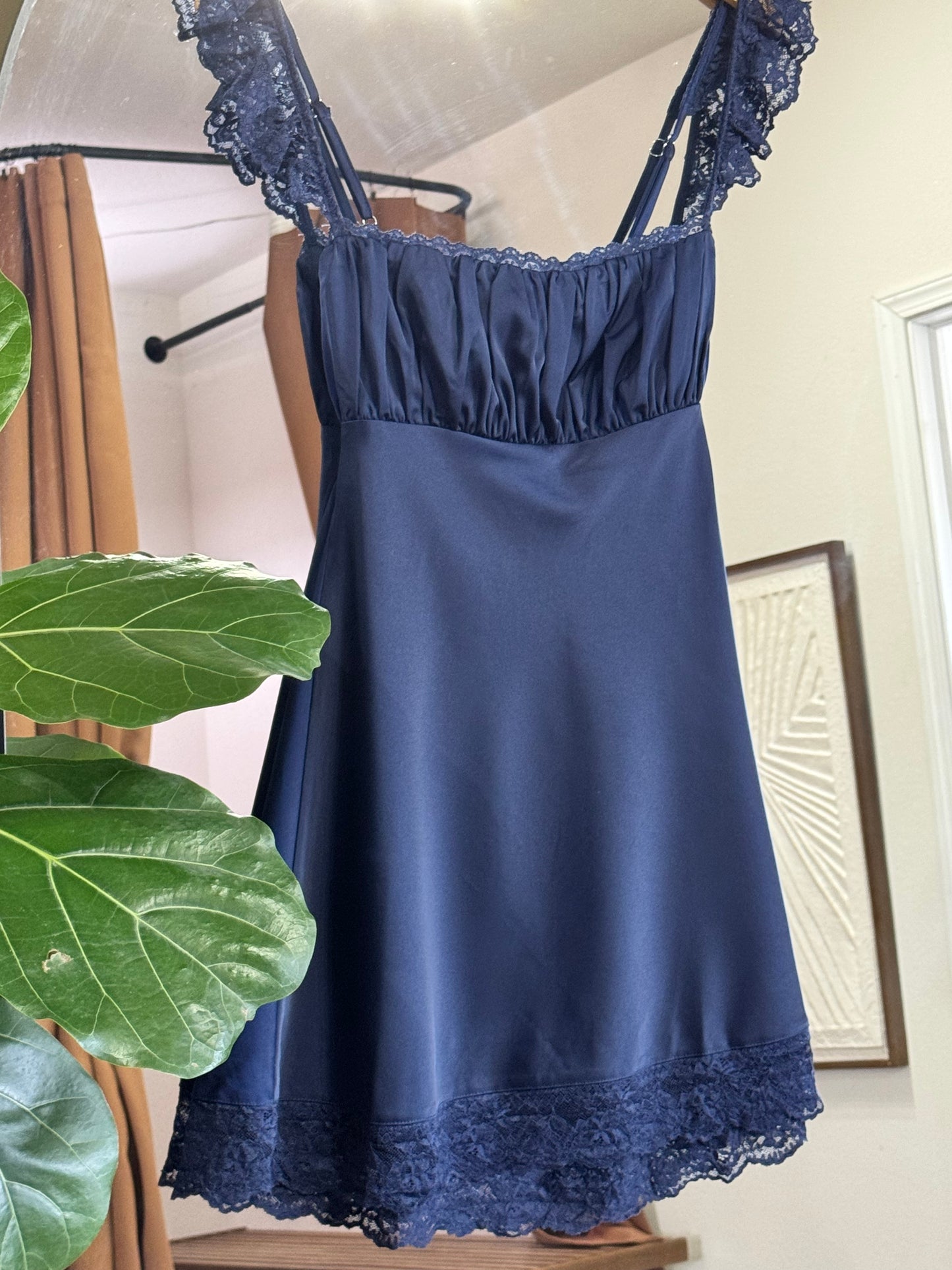 BEIVY & COLLABO - SATIN SHORT DRESS WITH LACE TRIMS