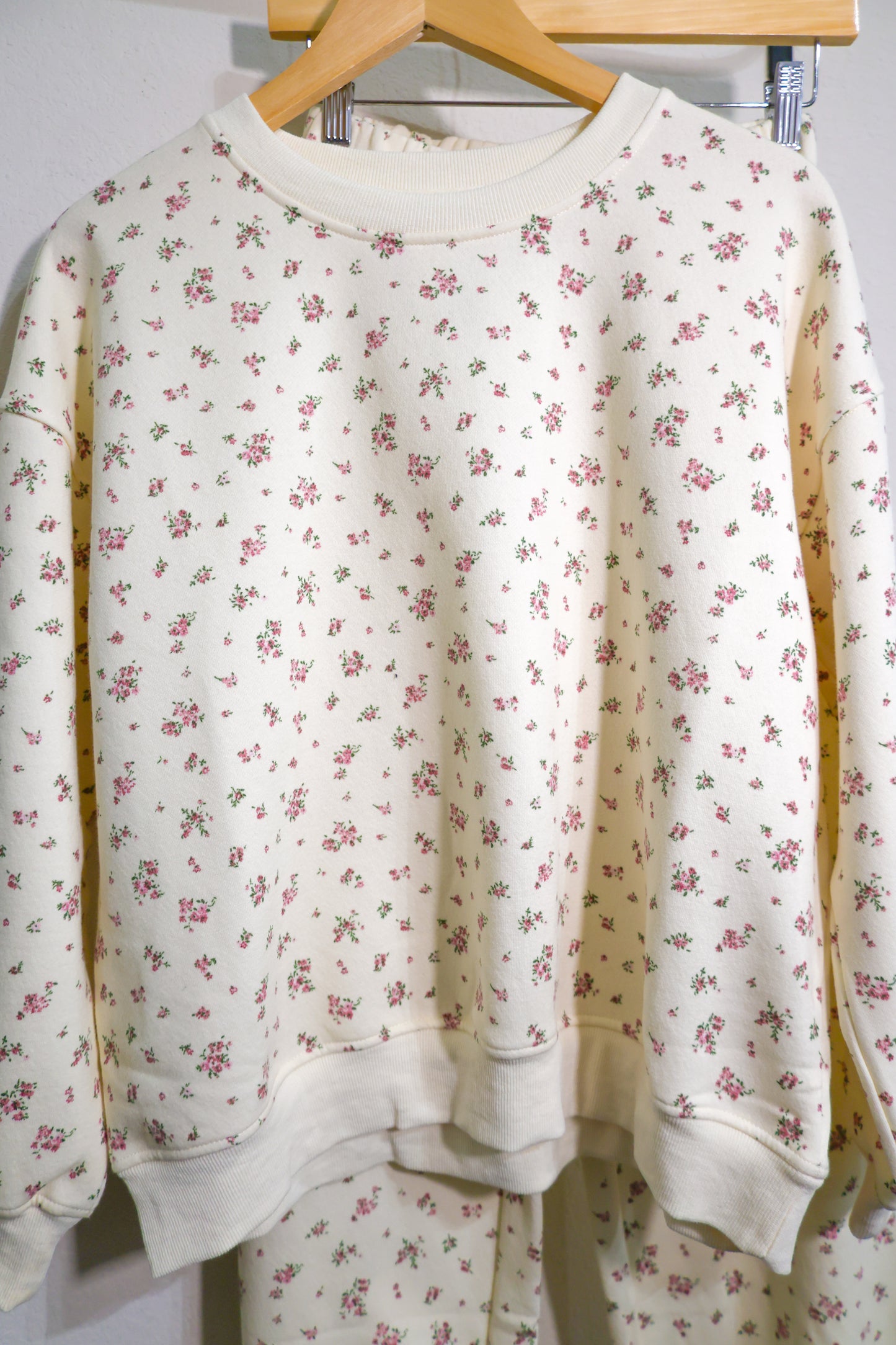 Blu Pepper- Ivory Floral Crew Neck