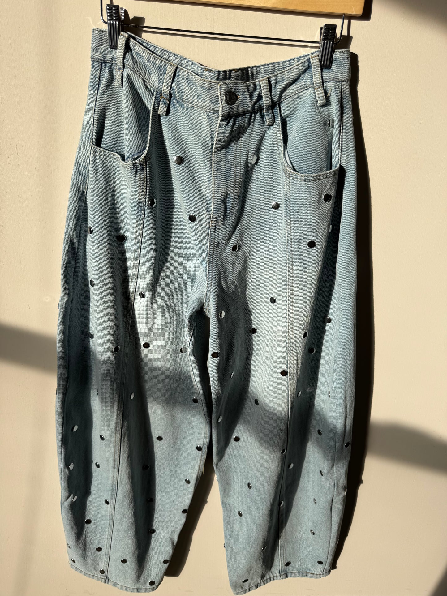 Klesis - Light Wash Studded Barrel Jeans