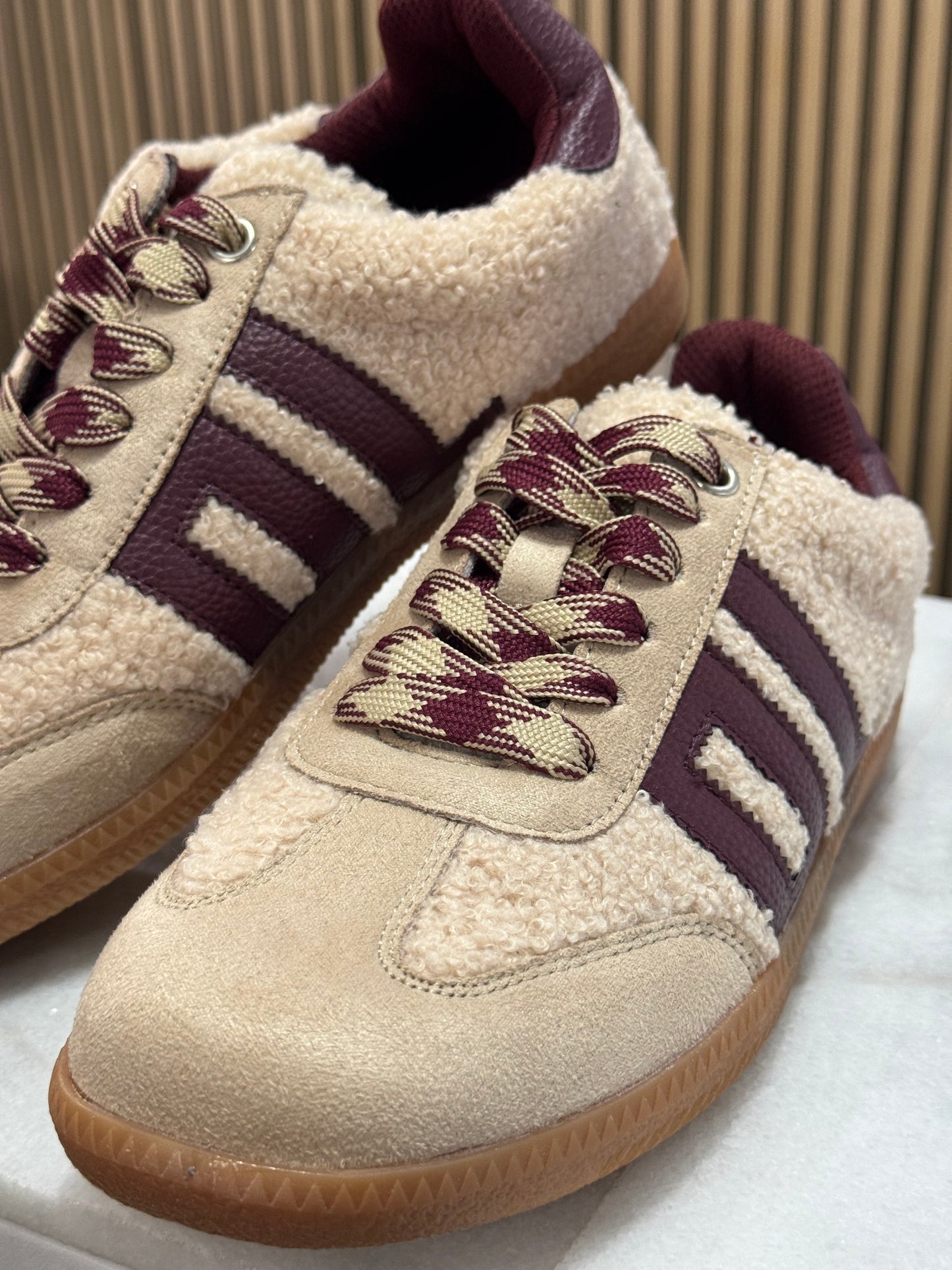 DIRTY LAUNDRY Track Star sneaker