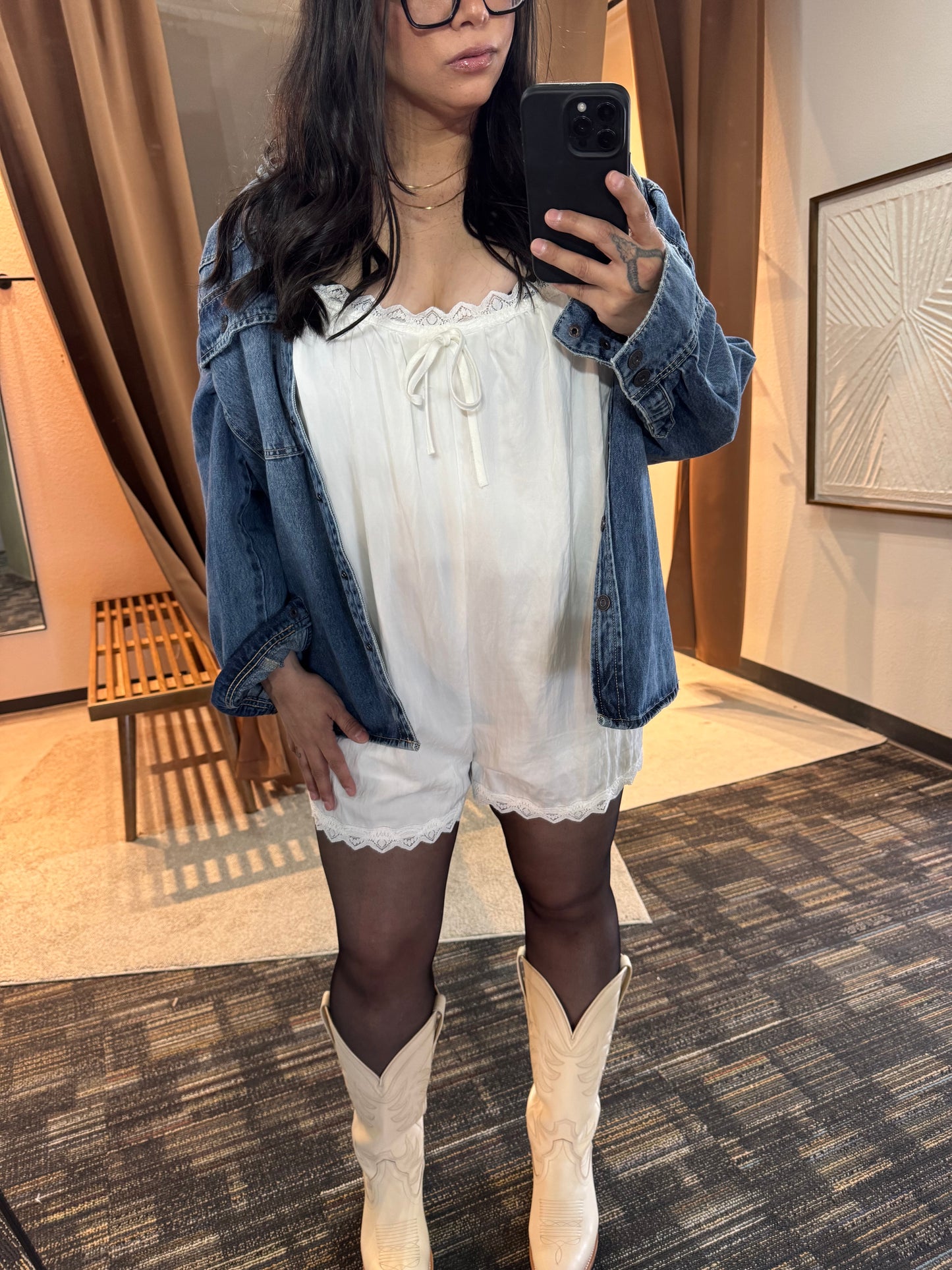 Le Lis - Thin Strap Lace-trim Romper