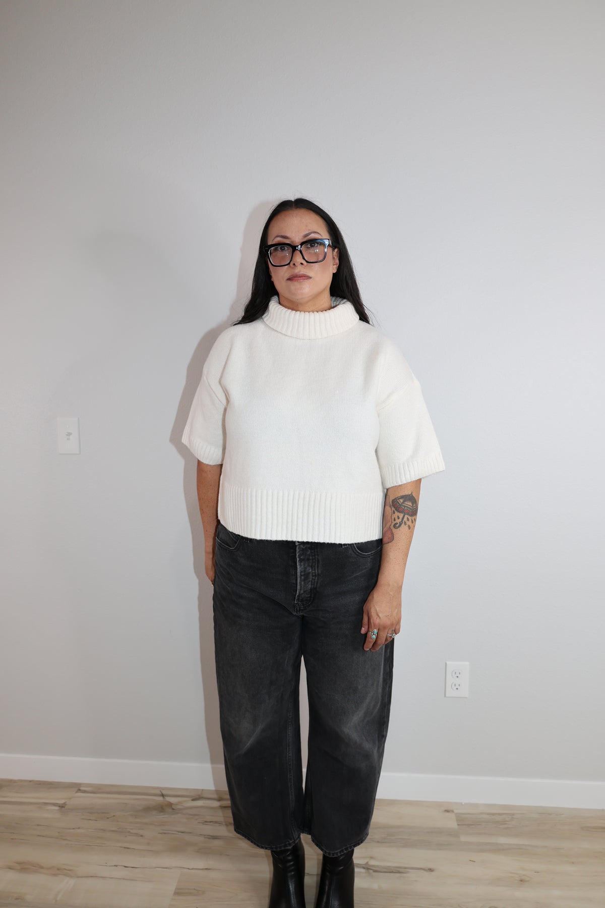 Got A Sec short sleeve turtleneck knit sweater