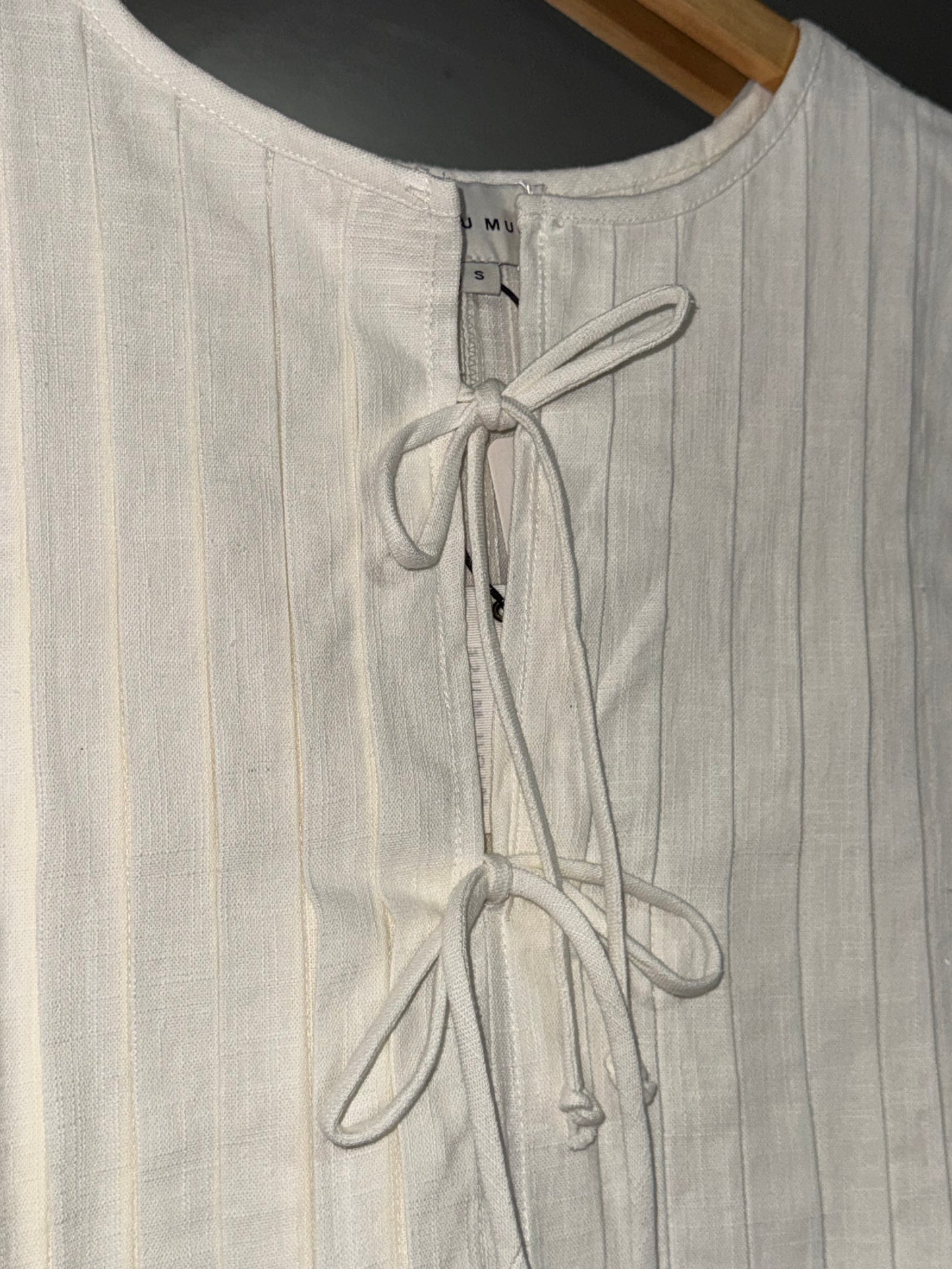 Miou Muse - White Linen Pleated Tie-front Tank