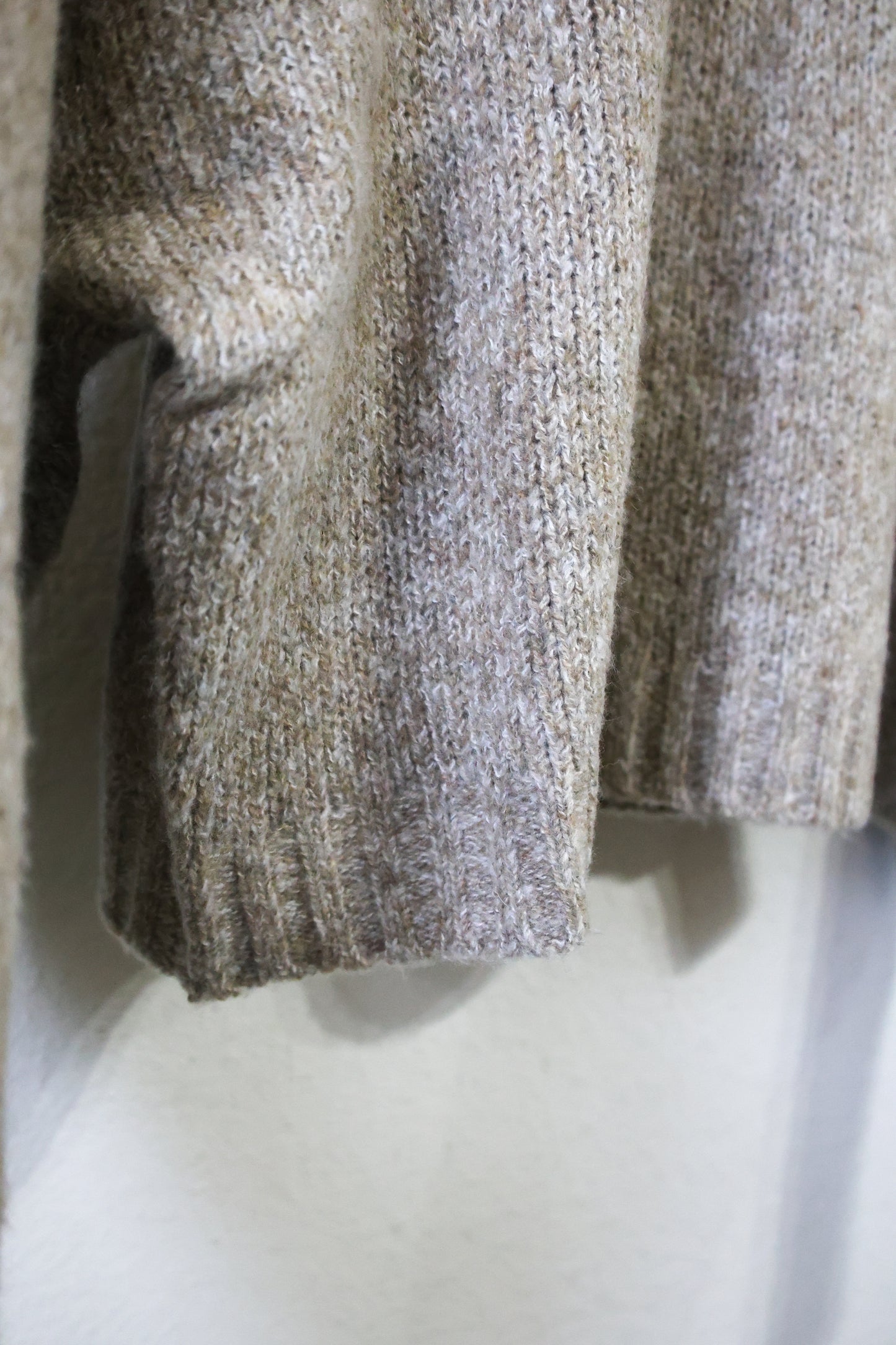 Miou Muse- Round Neck Simple Crop Sweater Top