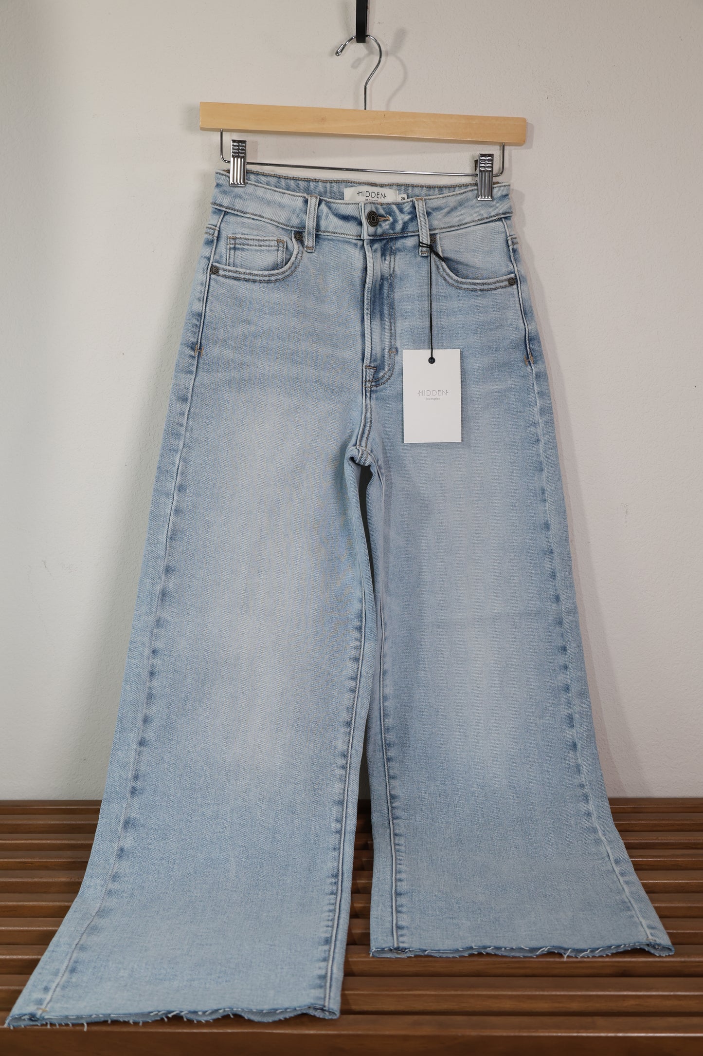 Hidden Jeans - Light Wash Clean Stretch Wideleg