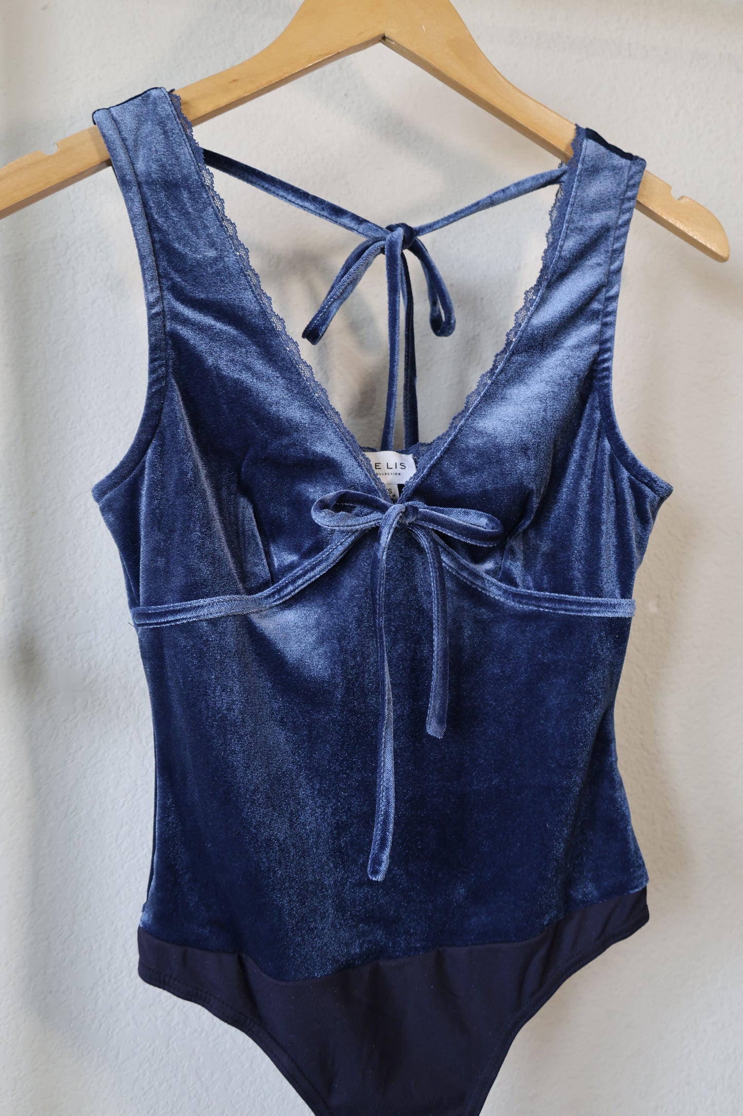 Le Lis velvet v neck bodysuit