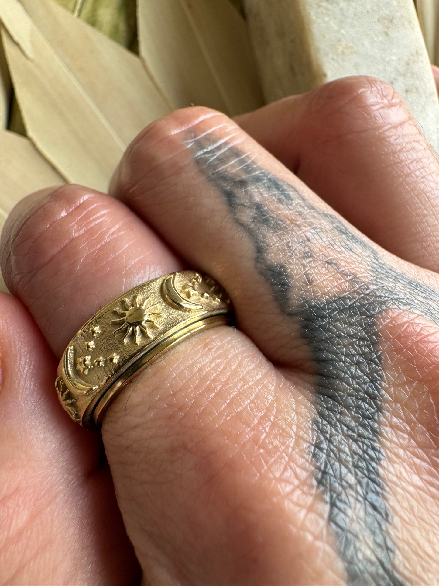 Sessori - Stainless Anti Anxiety Fidget jewelry Celestial Ring