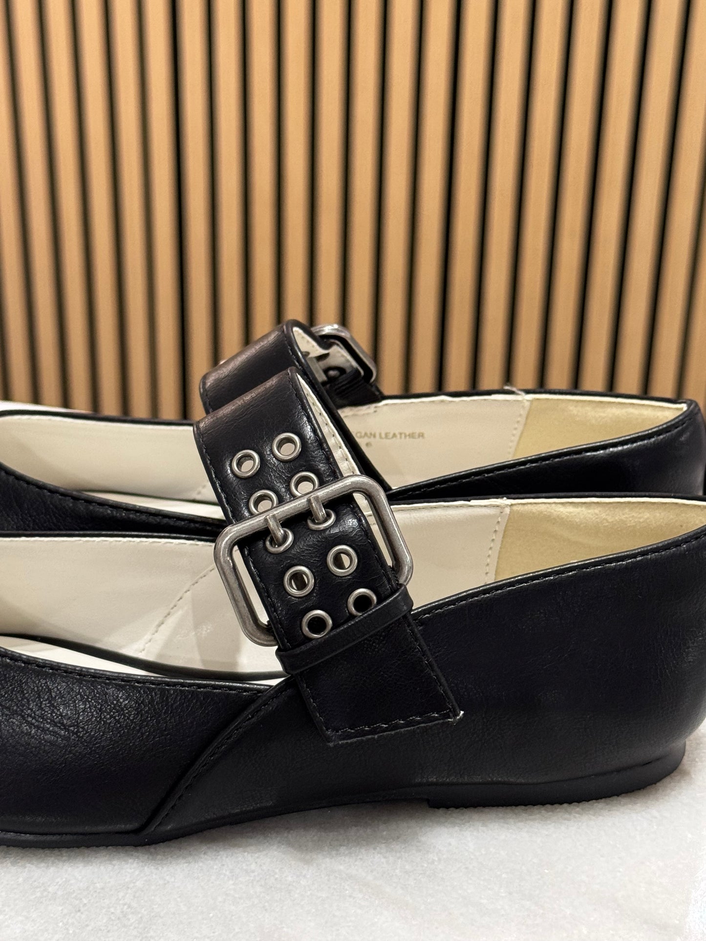 Ballet buckle strap flats