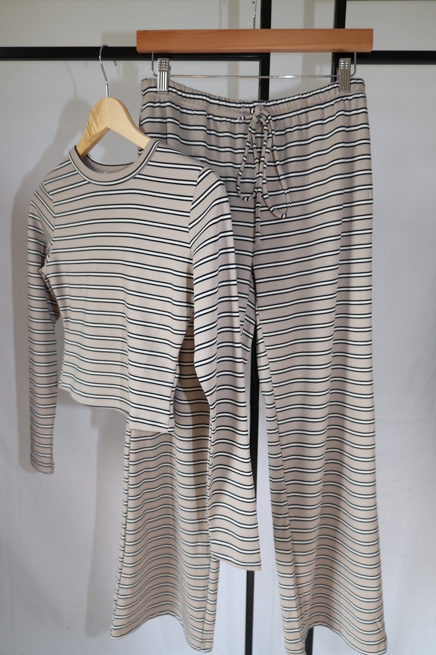 Le Lis - Striped Round-neck Long Sleeve Top
