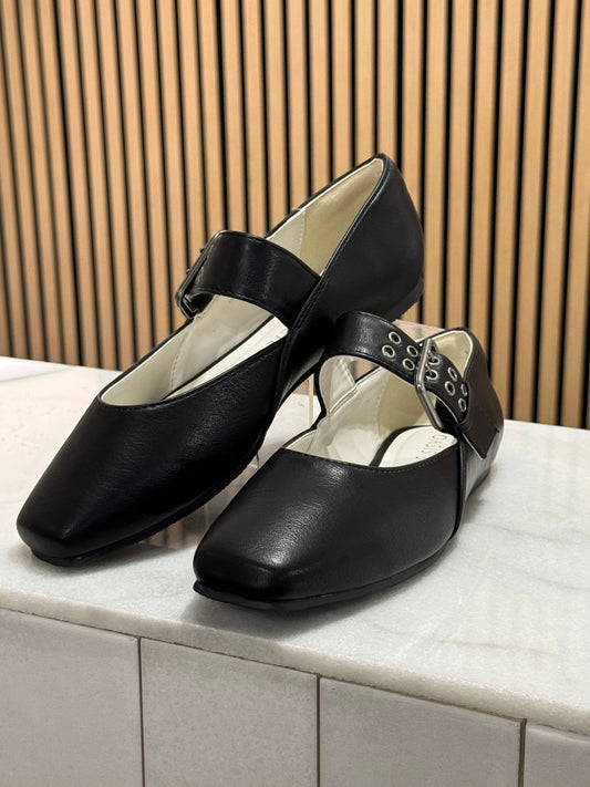 Ballet buckle strap flats