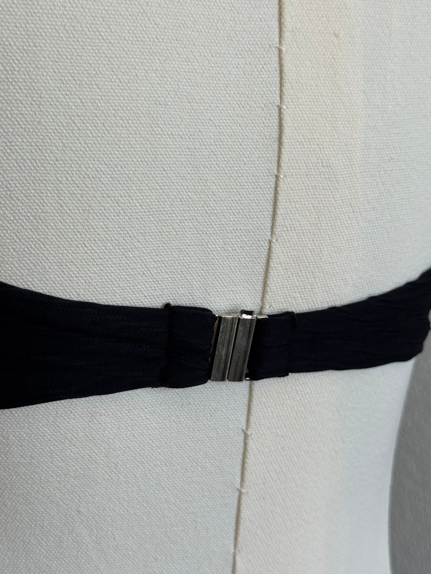 Envya - Black Luxe Ribbed swim Bikini Top