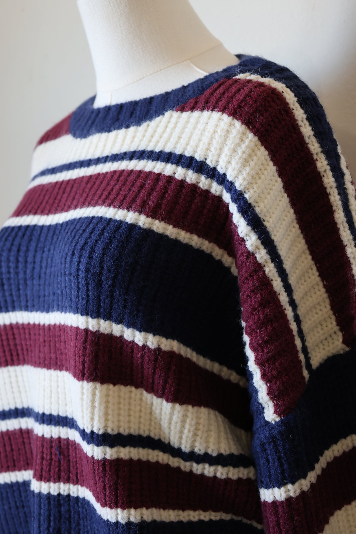 LE LIS - LONG SLEEVE CREW NECK STRIPED SWEATER