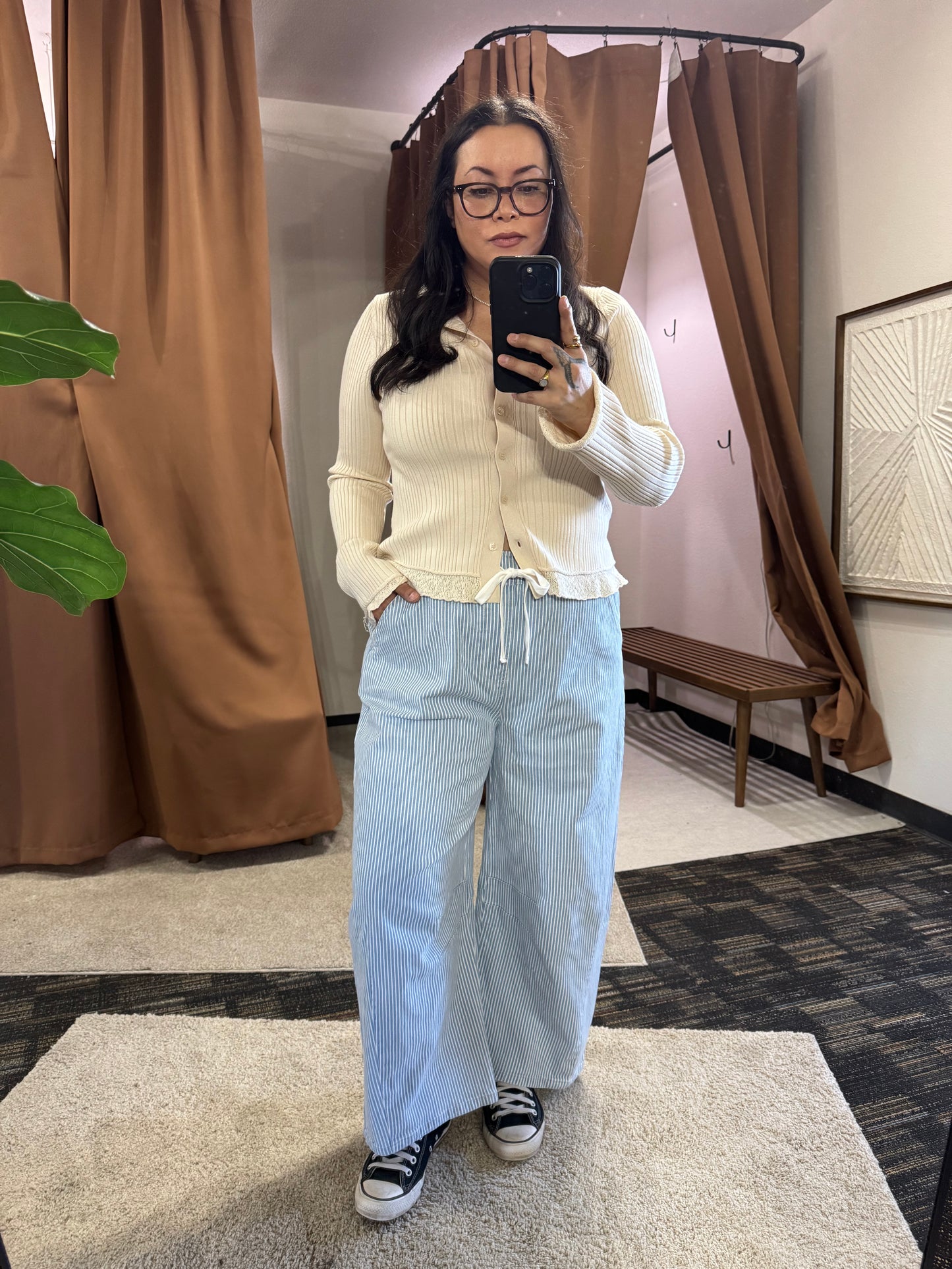 SKIES ARE BLUE light washed denim barrel pull on pant