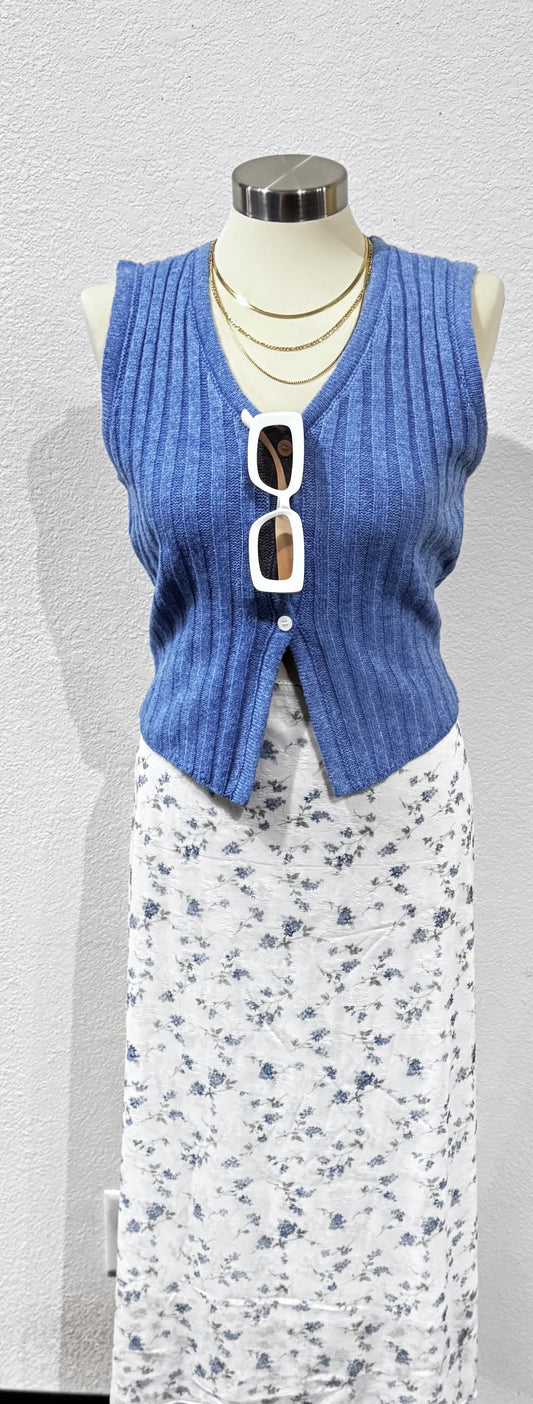 LE LIS button front rib knit sweater vest