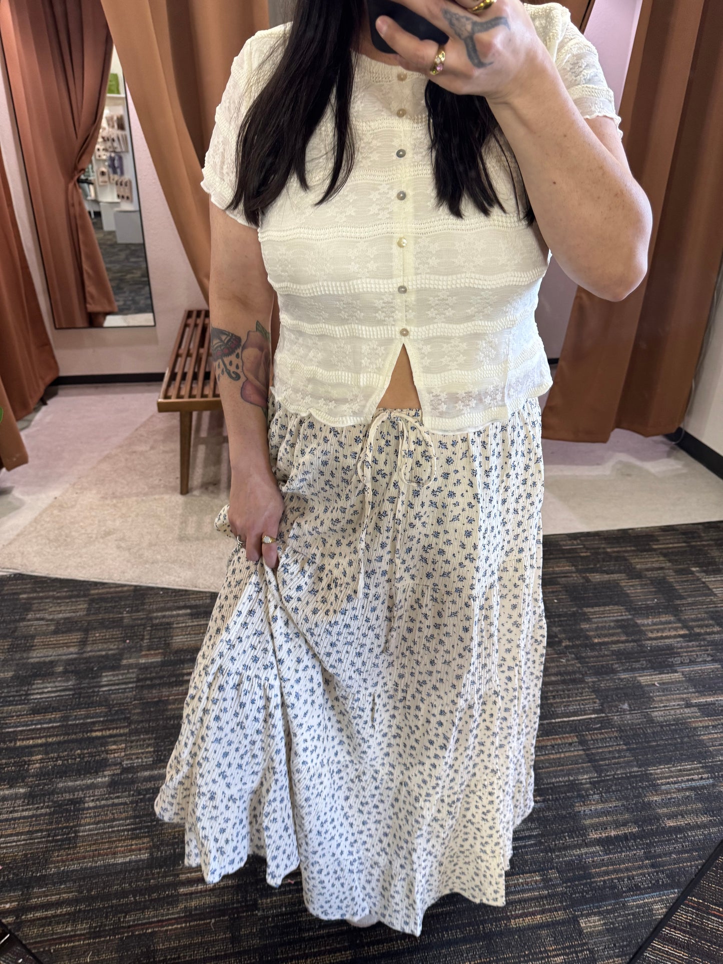 Baevely by Wellmade USA - (PLUS SIZE) TEXTURED BUTTON UP