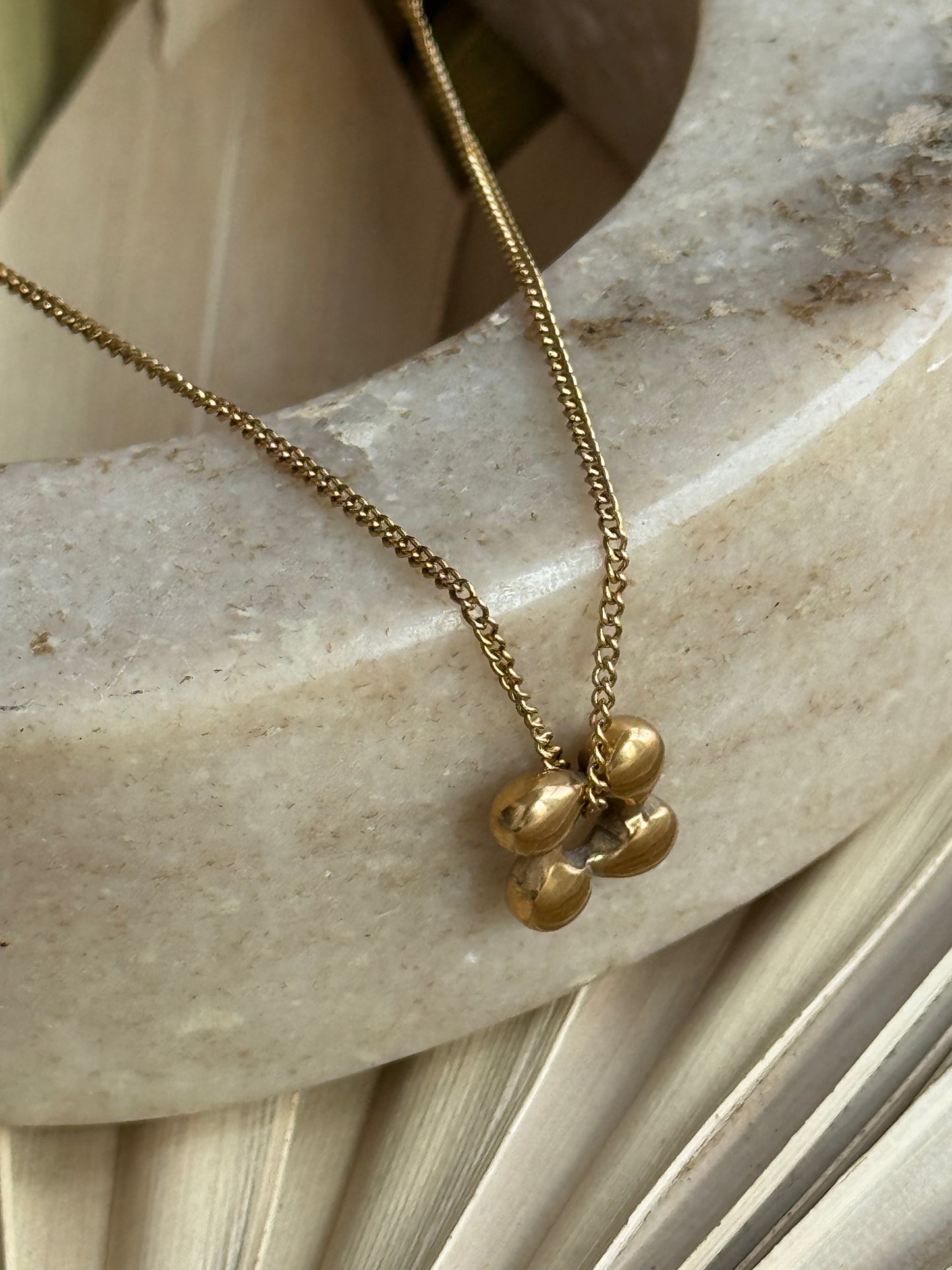 Sessori - Stainless Puffy Petal Flower Pendant Necklace