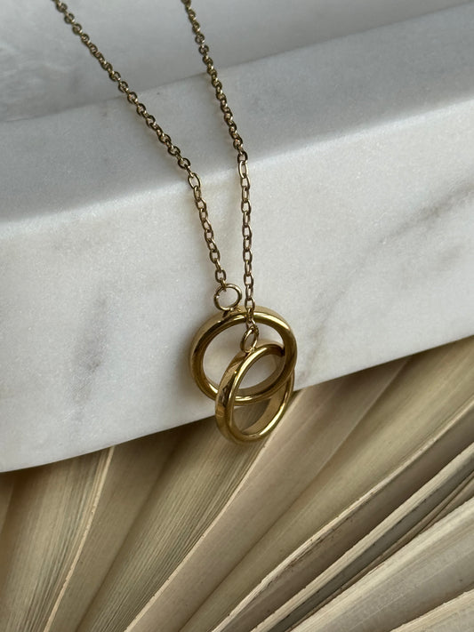 Sessori - Stainless Interlocked Ring Chain Necklace