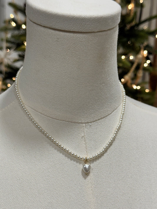 The Perfect little pearl necklace