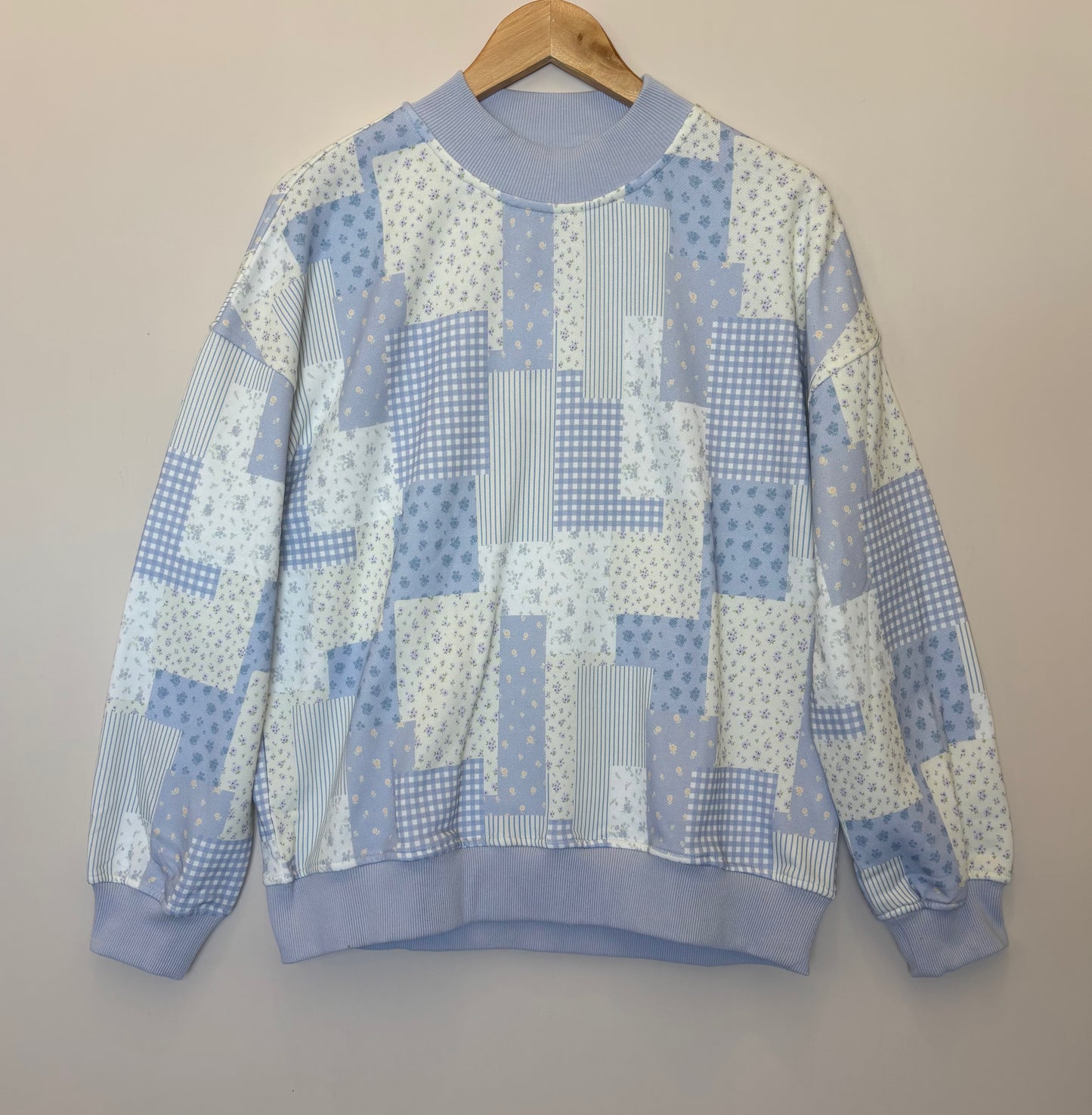 Le Lis - Patchwork Print Mock-neck Sweatshirt