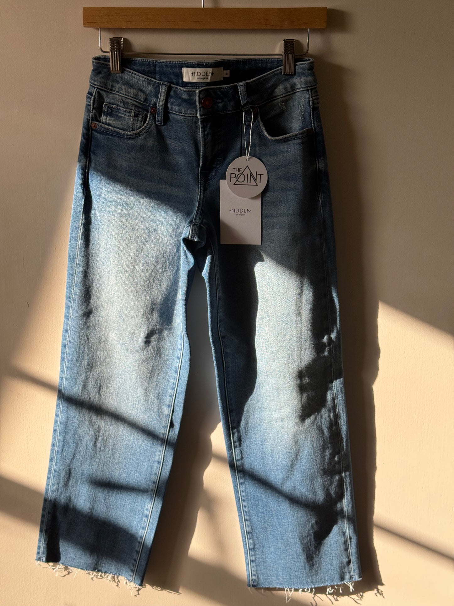 Hidden Jeans - Medium Wash Low Rise Cropped Classic Straight