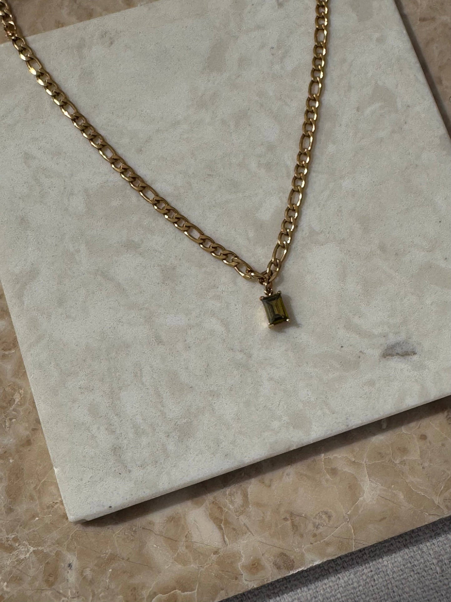 Elle Pendant Necklace
