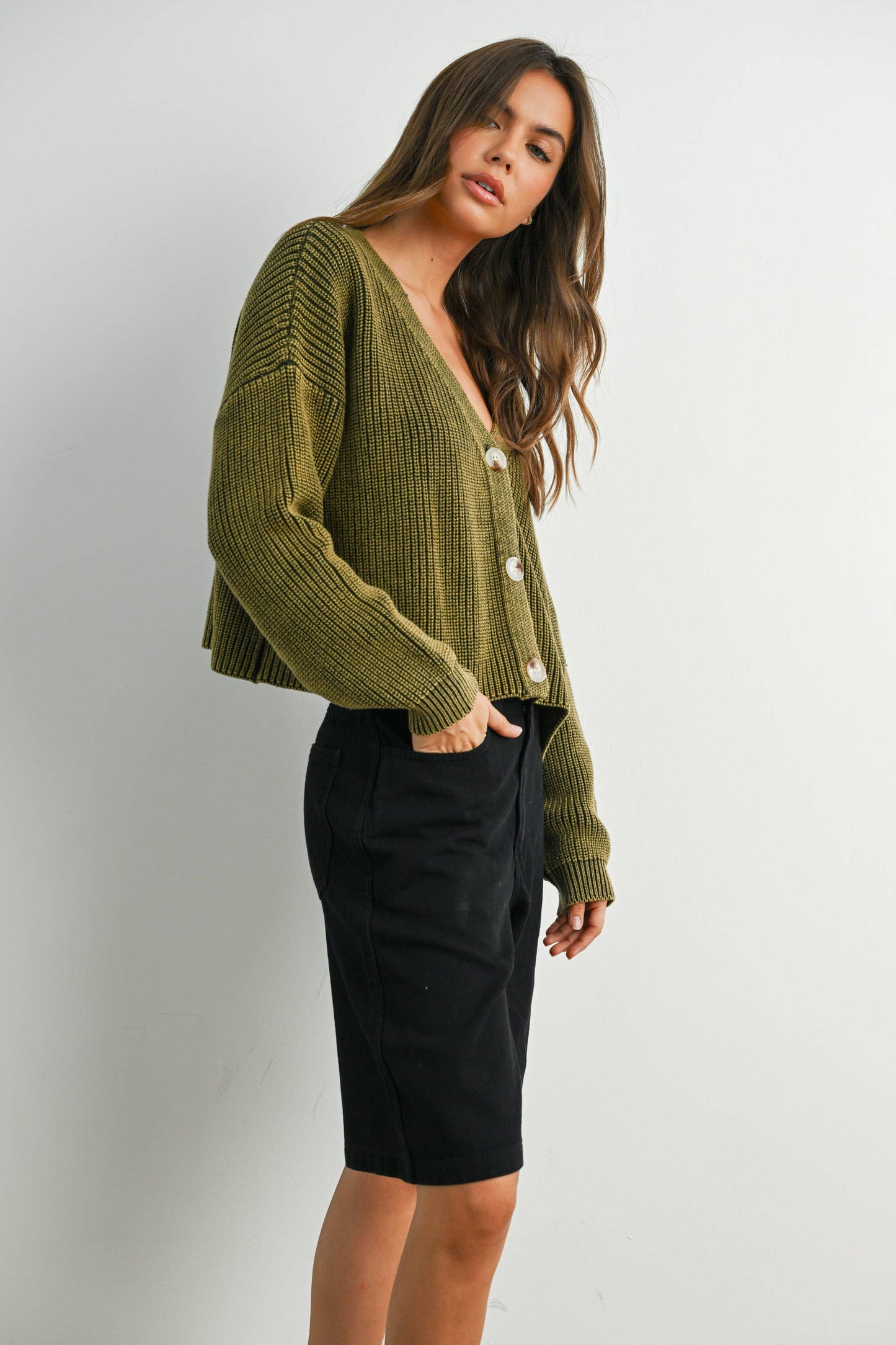 BUTTERMELON - V-Neck Buttoned Ribbed Long Sleeve Cardigan