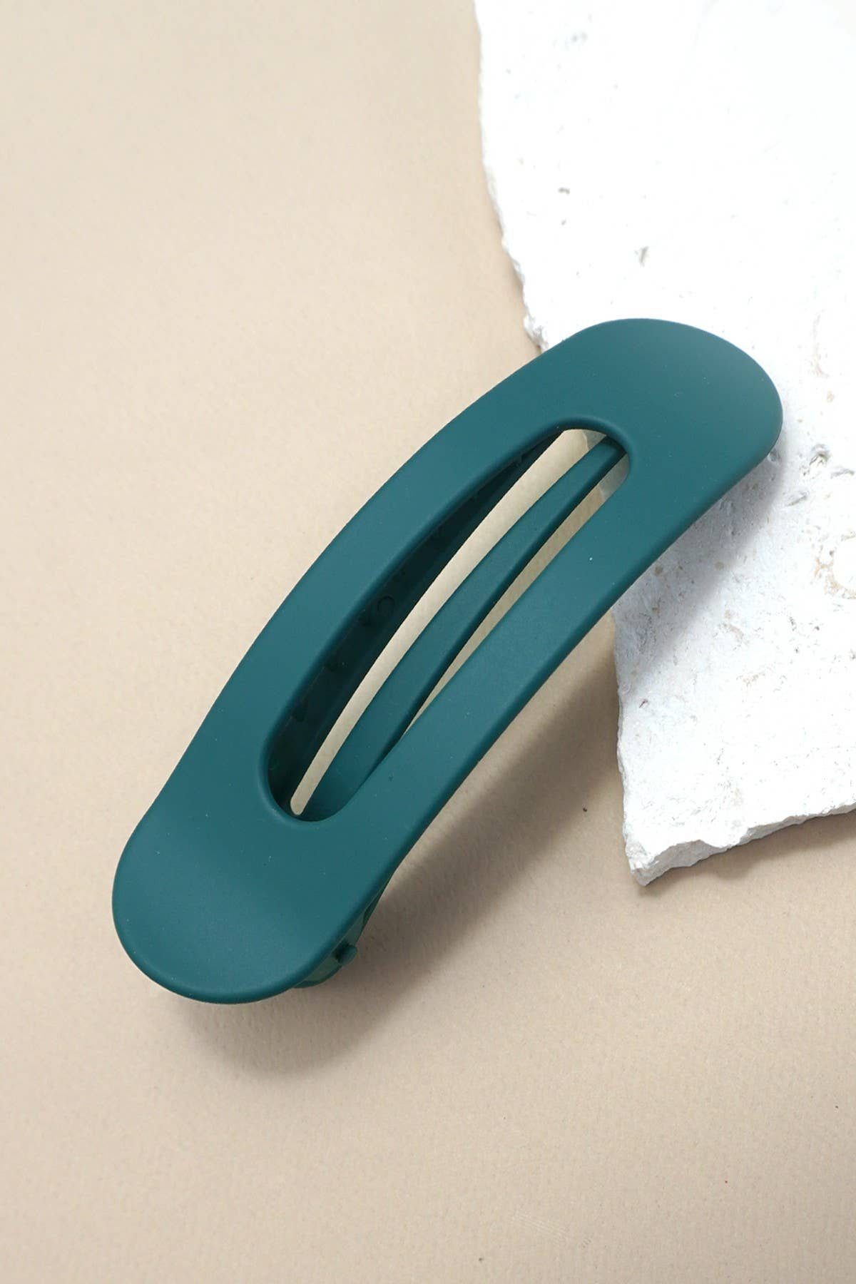 JOSSLYN by wall to wall - LARGE OVAL LAY DOWN FLAT HAIR CLAW