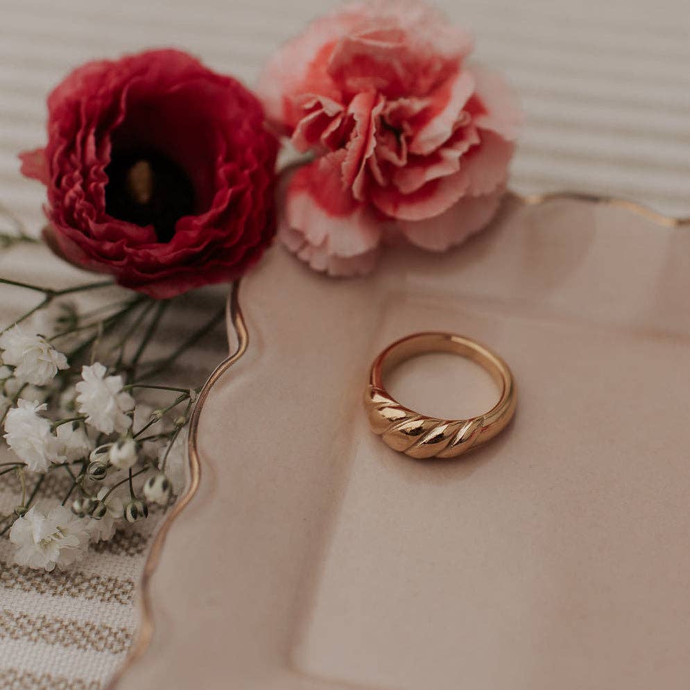 Mauve Jewelry Co. - Wren Twist Ring