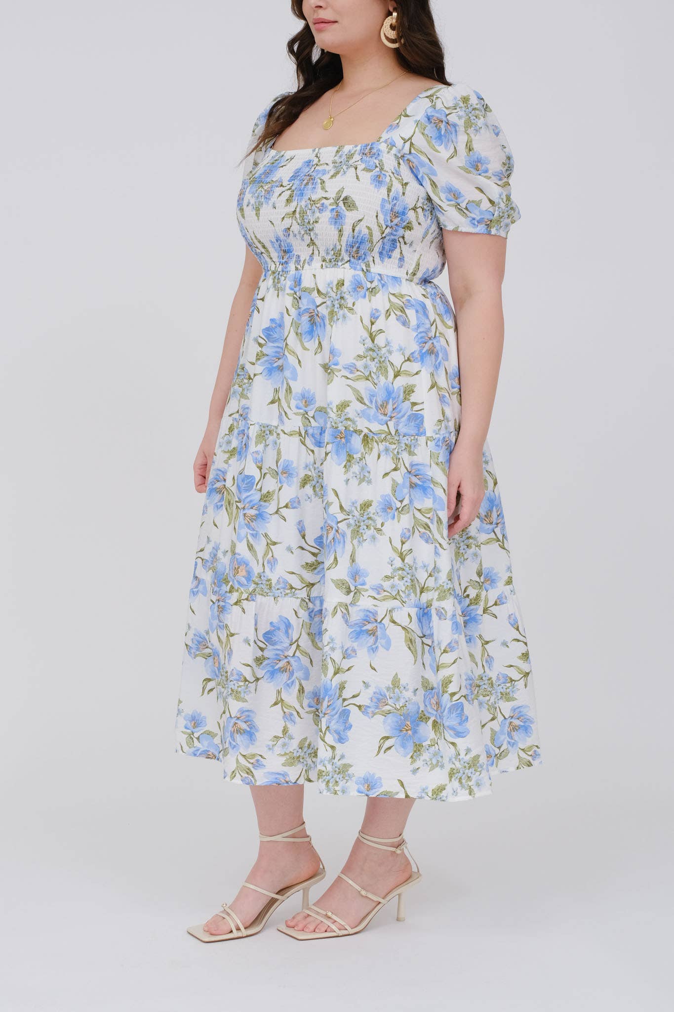 MINE - PLUS SIZE FLORAL SMOCKED BUST SHORT SLEEVE MIDI DRESS
