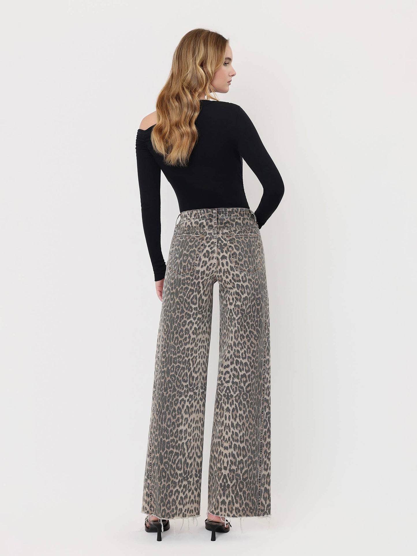 FLYING MONKEY - HIGH RISE SIDE SEAM DETAIL LEOPARD WIDE LEG JEANS