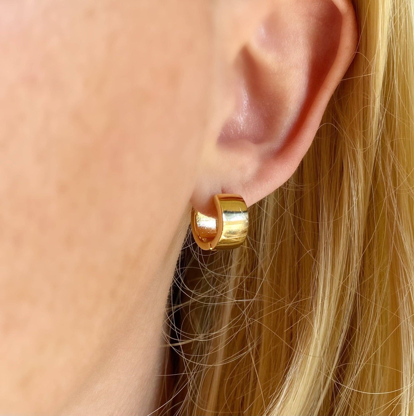 GoldFi - Gold Chunky Flat Clicker Hoop Earrings
