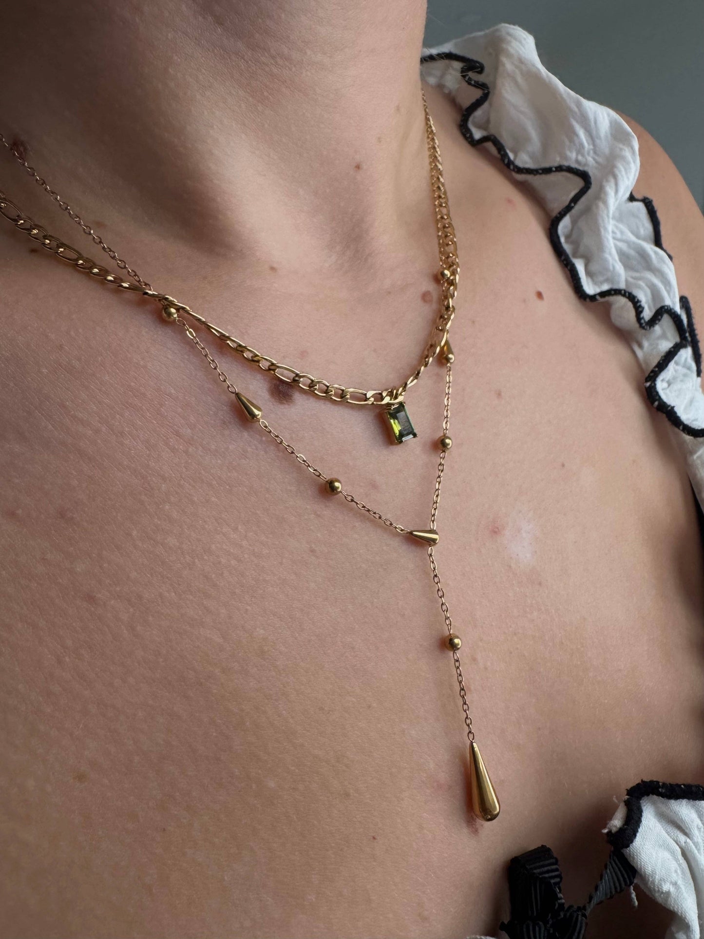 Elle Pendant Necklace
