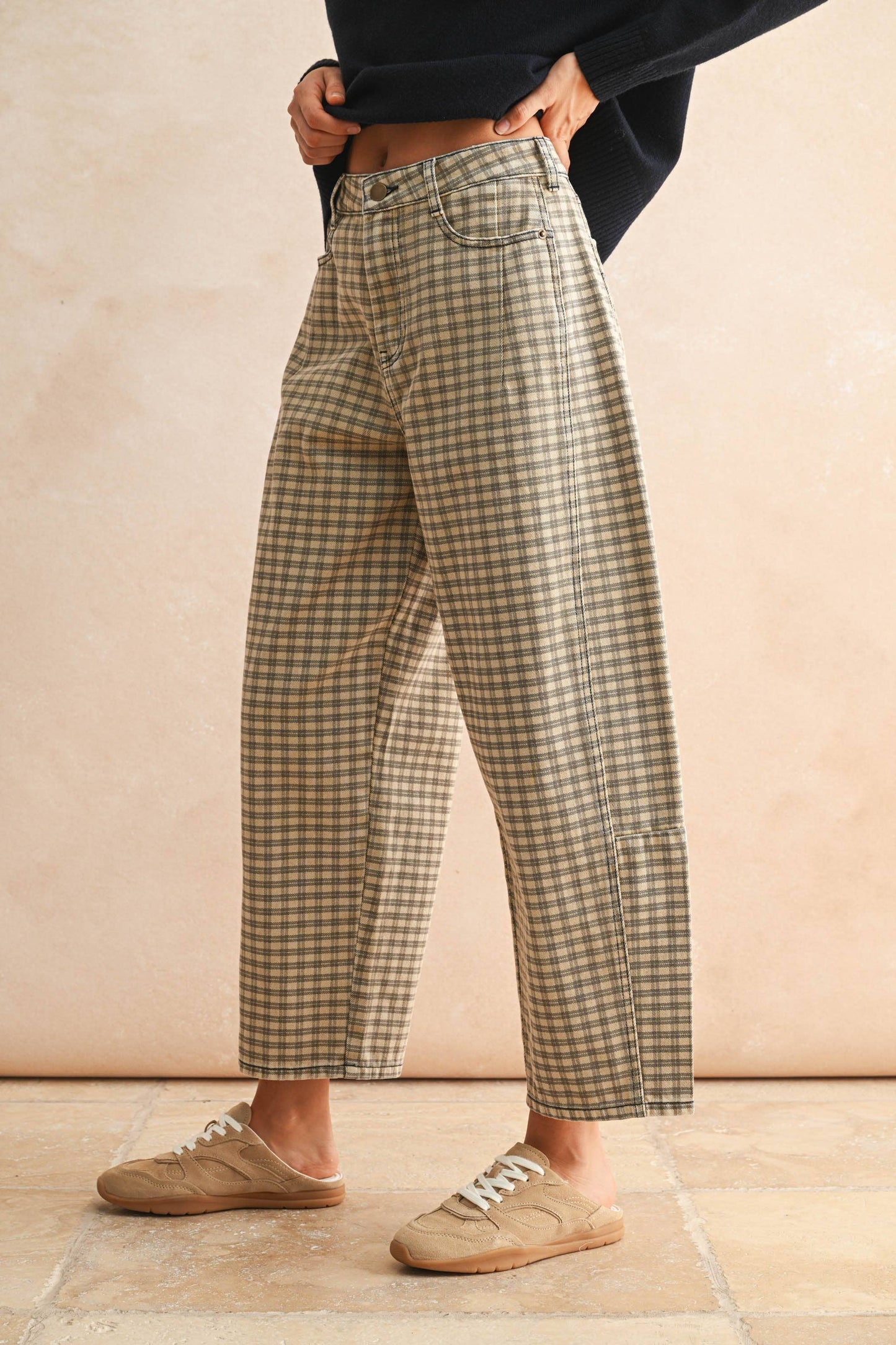 MIOU MUSE - MINI CHECKER PATTERN BARREL PANTS