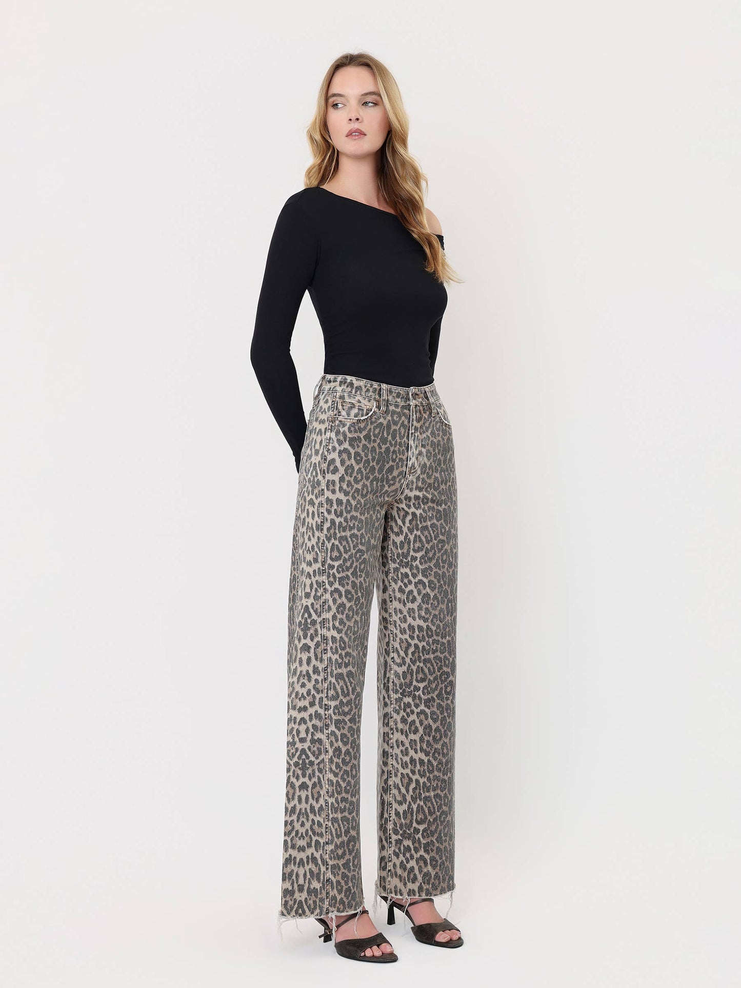 FLYING MONKEY - HIGH RISE SIDE SEAM DETAIL LEOPARD WIDE LEG JEANS